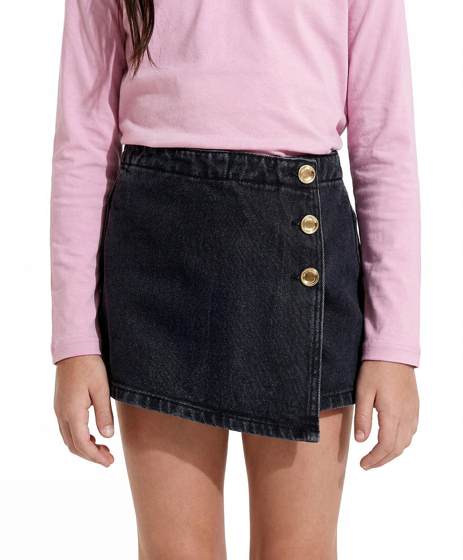 Short ni&ntilde;a dise&ntilde;o falda abotonada