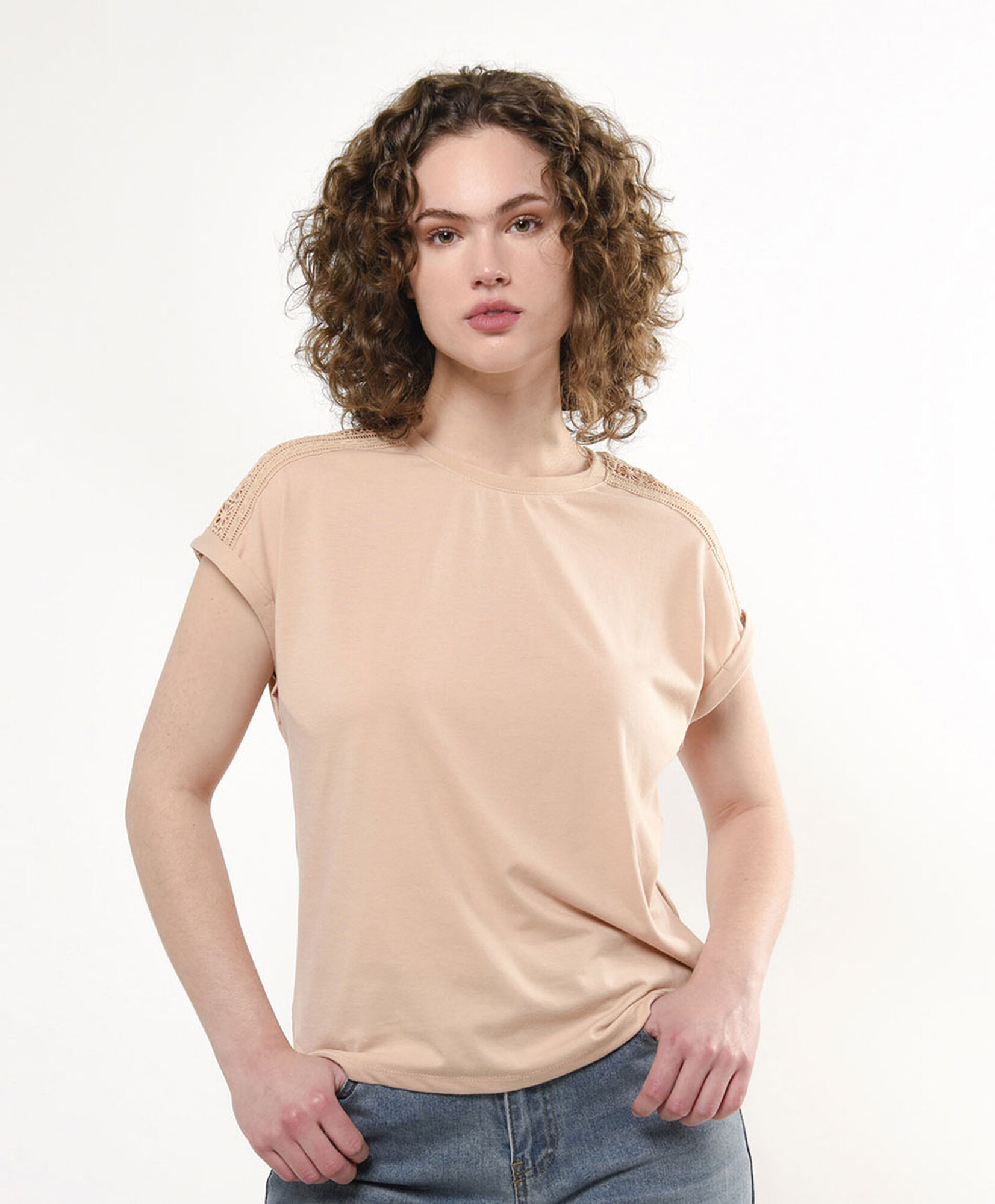 Polera mujer detalle crochet Polera mujer detalle crochet