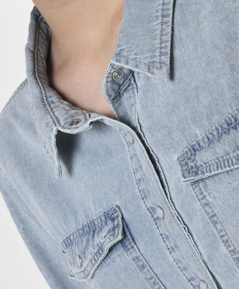 Blusa mujer denim bolsillos