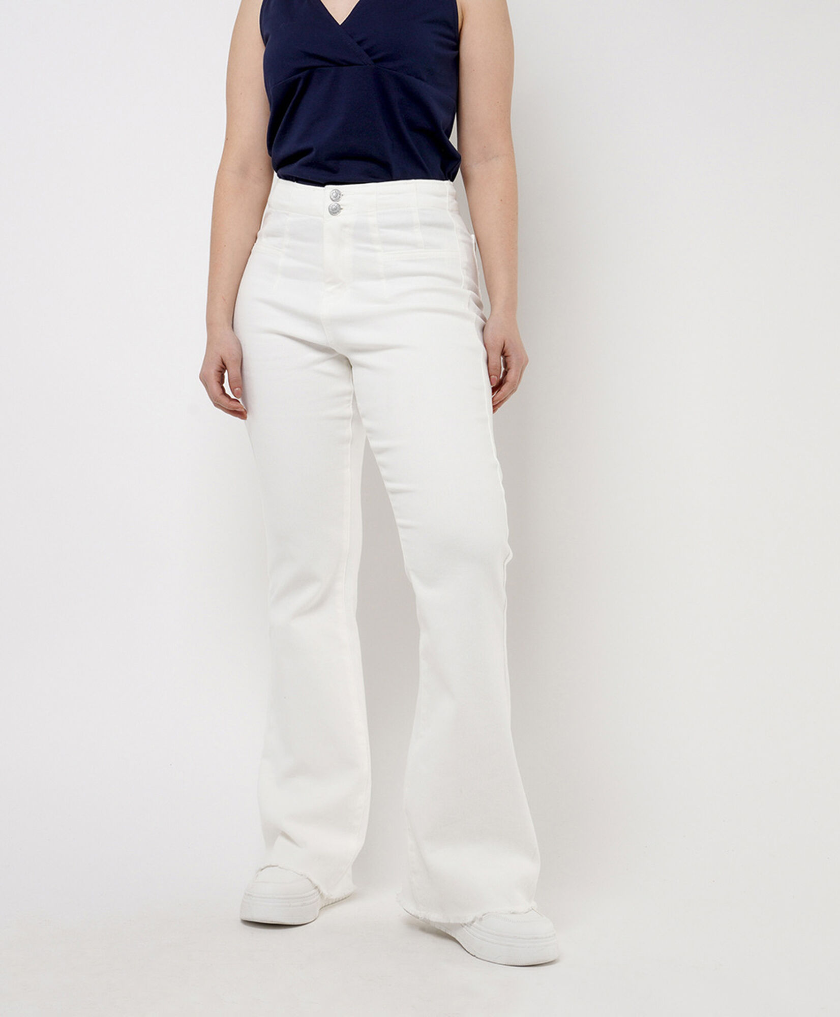 Jeans mujer doble botón pretina flare Jeans mujer doble botón pretina flare
