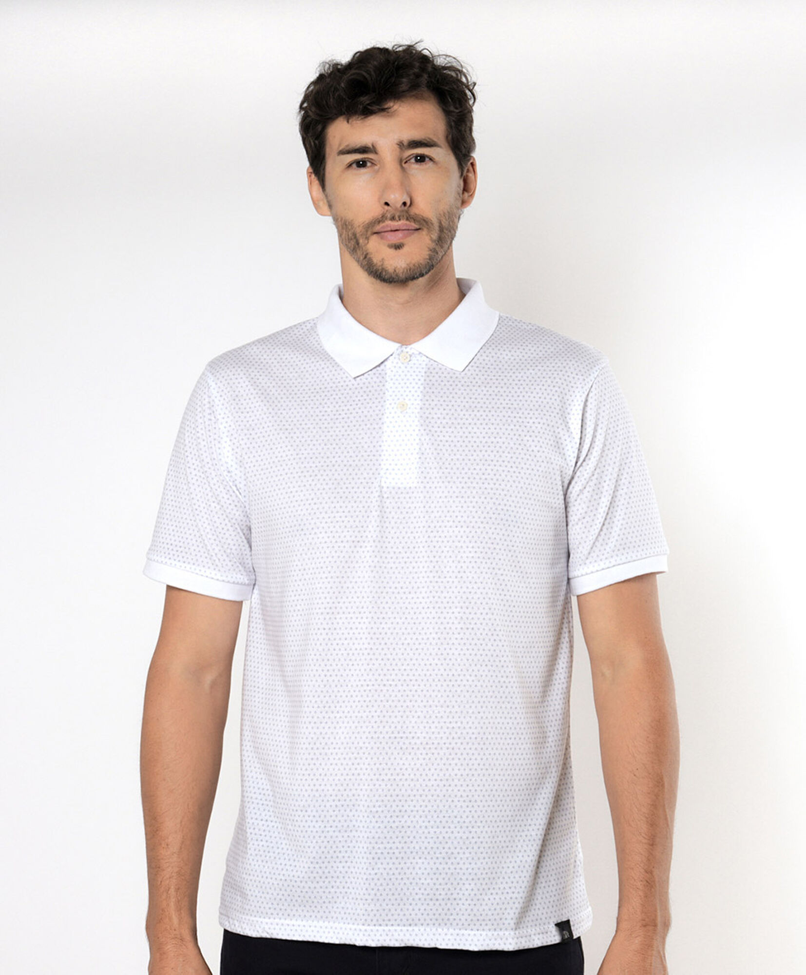 Polera hombre triángulos cuello piqué Polera hombre triángulos cuello piqué