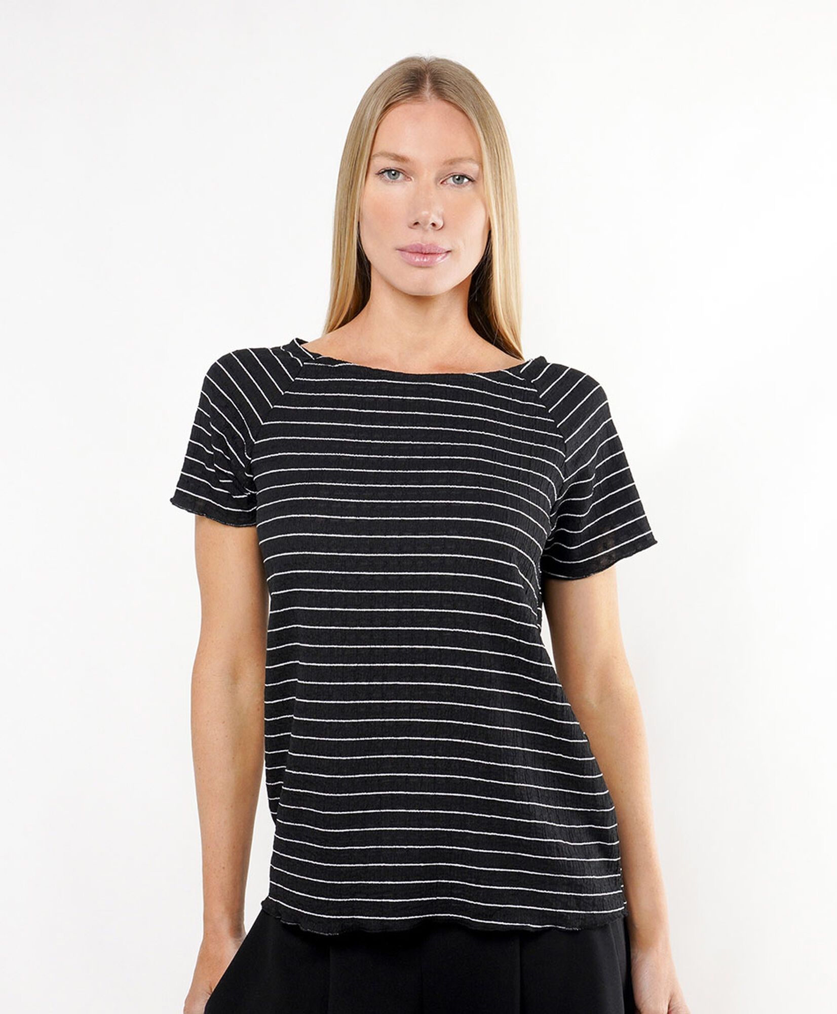 Polera mujer líneas delgadas Polera mujer líneas delgadas