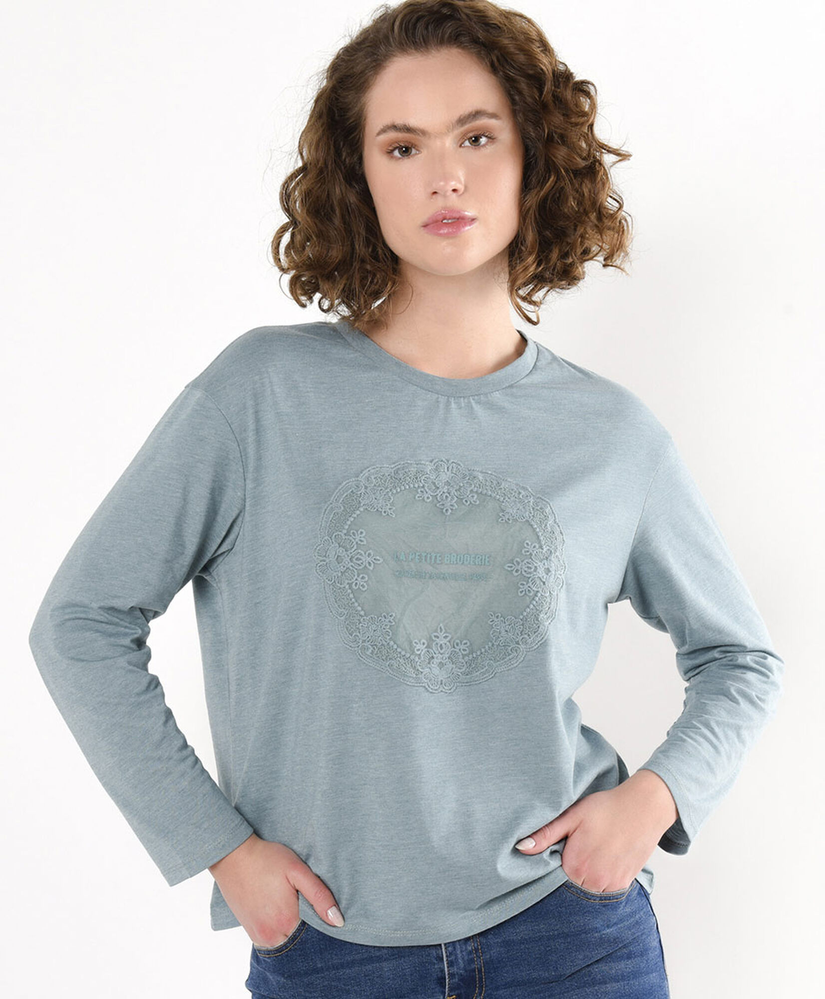 Polera mujer estampado encaje celeste Polera mujer estampado encaje celeste
