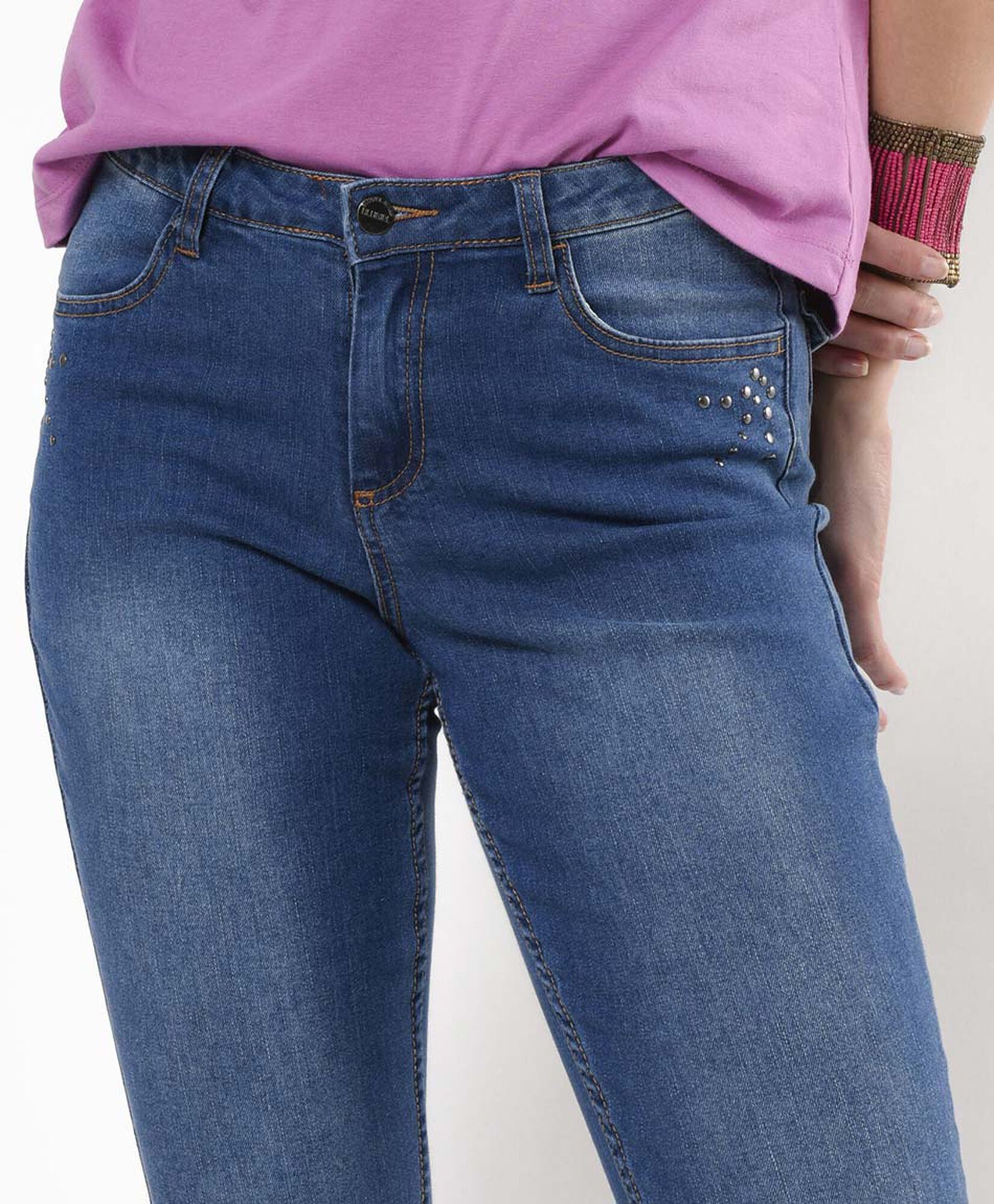 Jeans mujer tachas flare Jeans mujer tachas flare