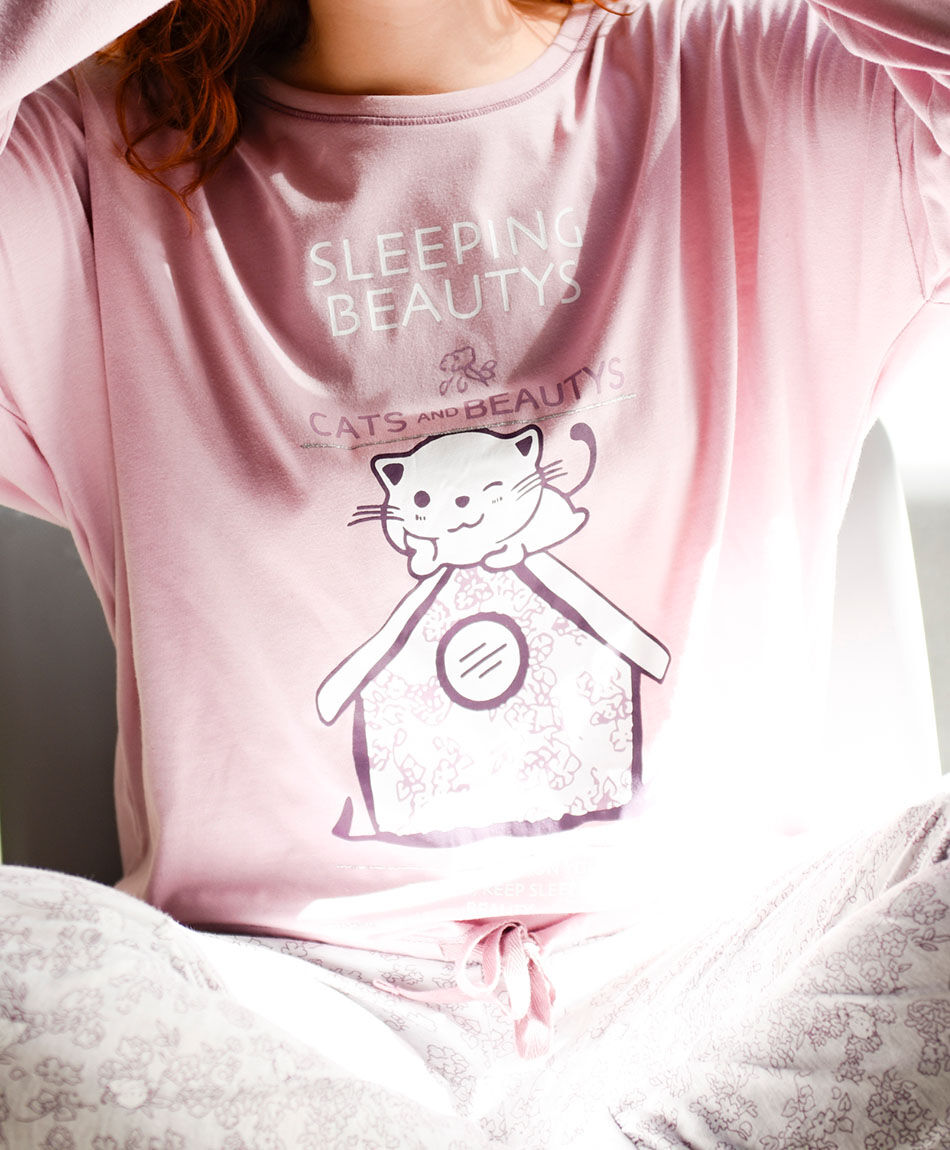 Pijama mujer floreado y gatito