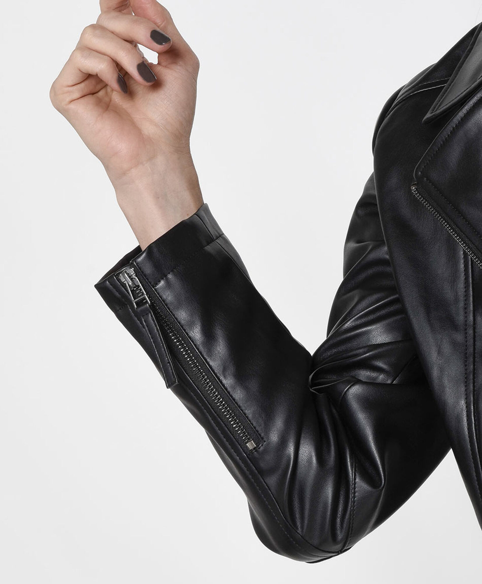Chaqueta mujer cruzada cuerina Chaqueta mujer cruzada cuerina