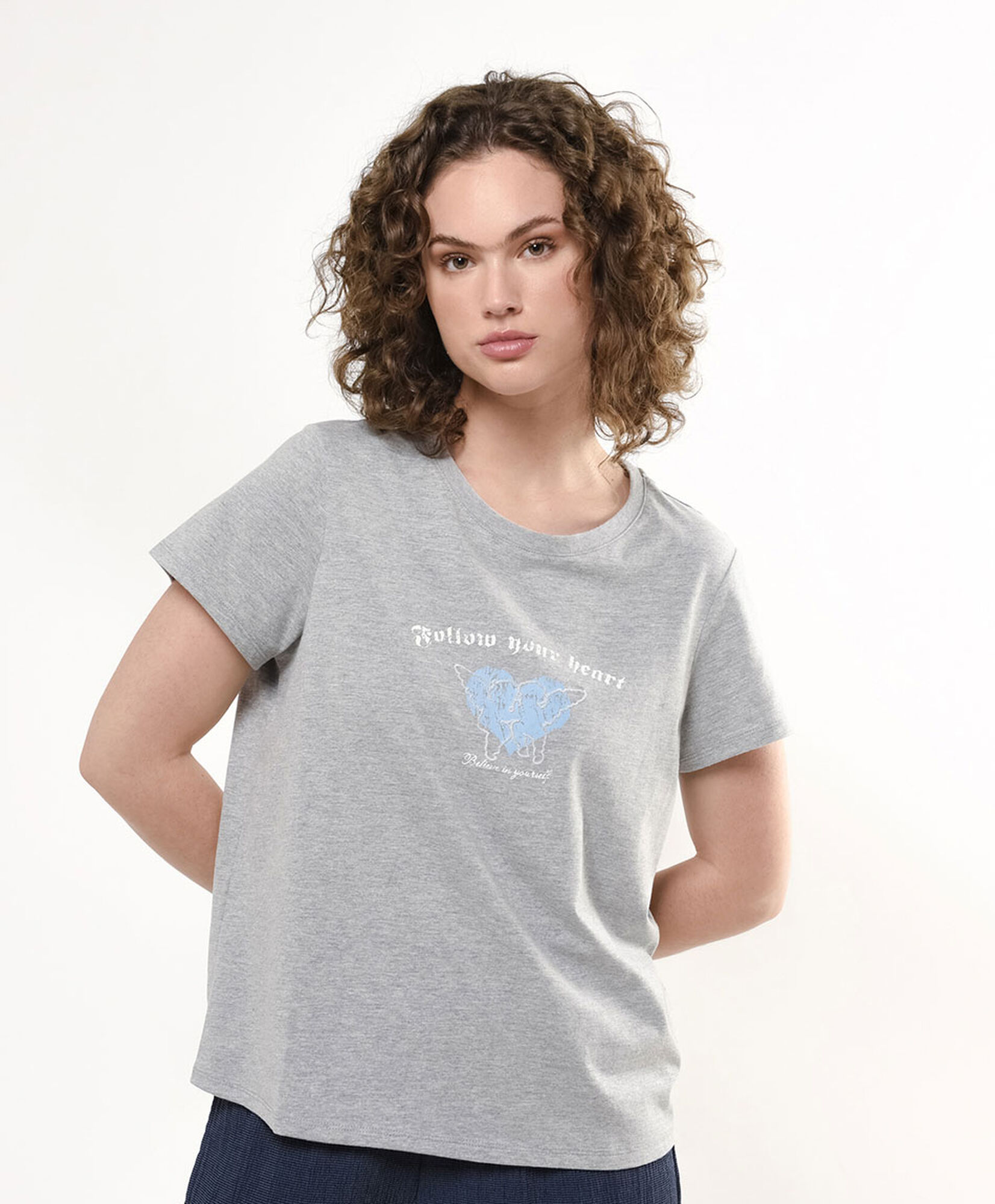 Polera mujer ángel bordado Polera mujer ángel bordado