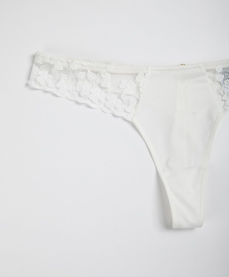 Colaless mujer florcitas bordadas