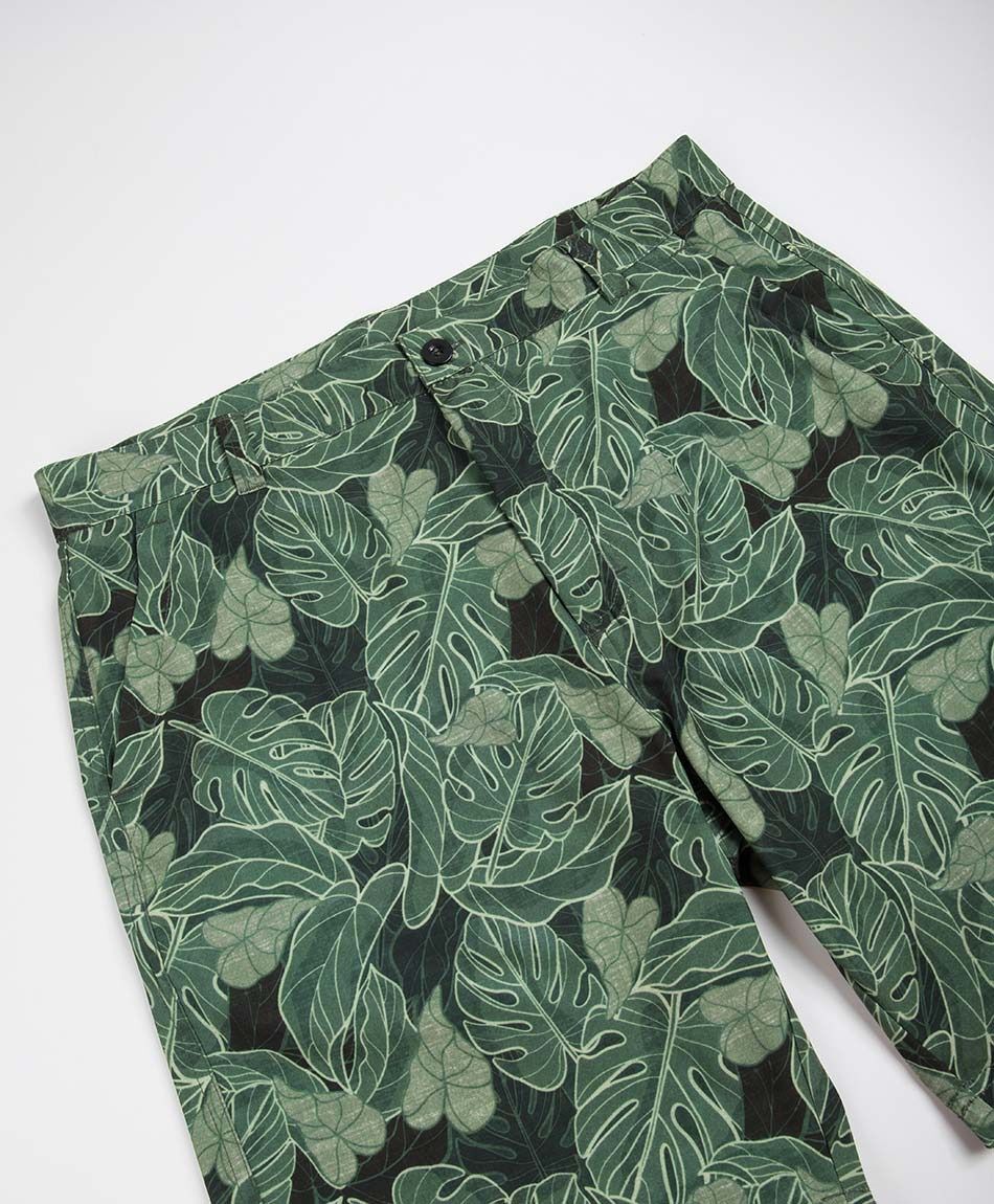 Bermuda hombre surf hojas