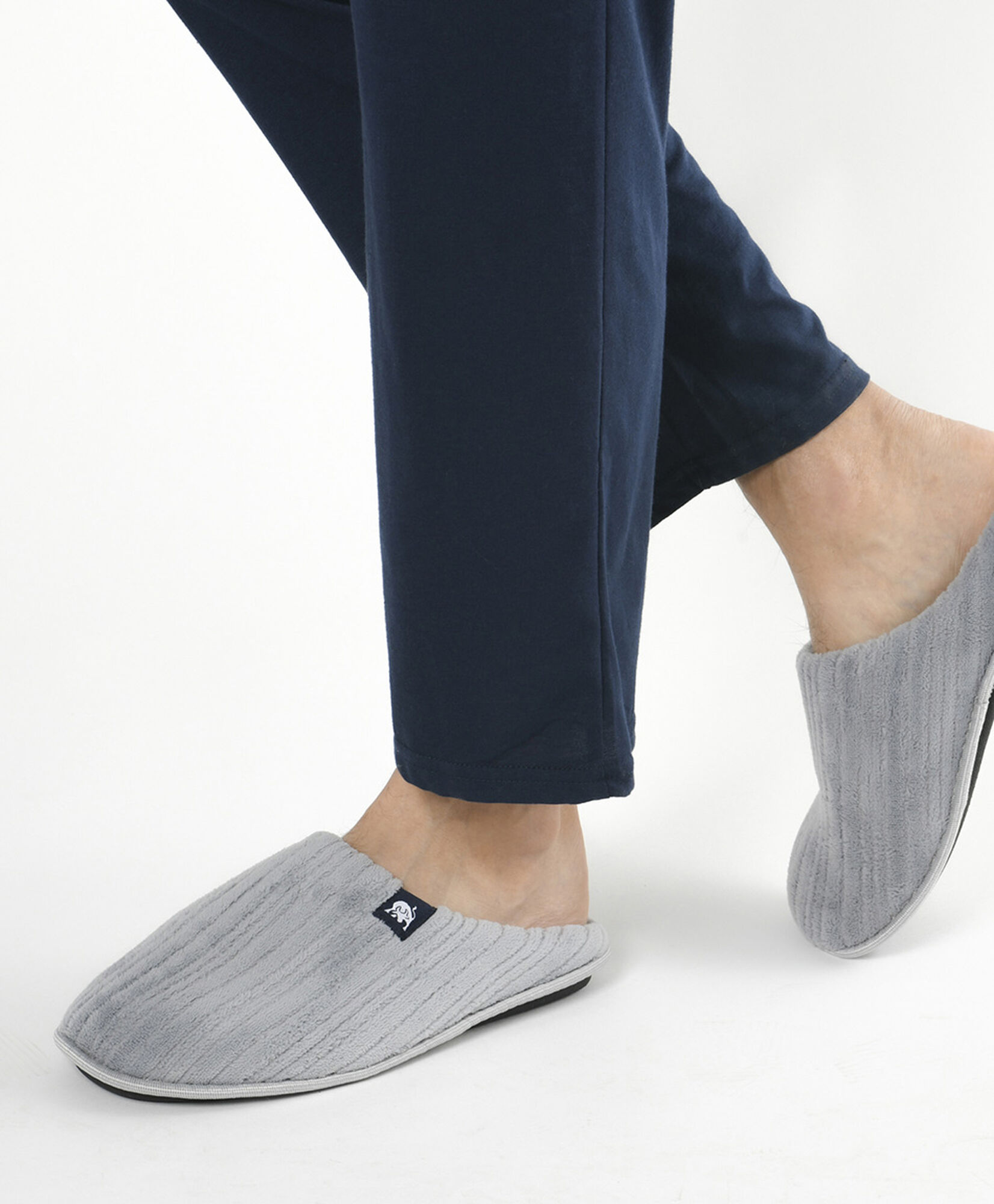 Pantufla hombre líneas gris Pantufla hombre líneas gris
