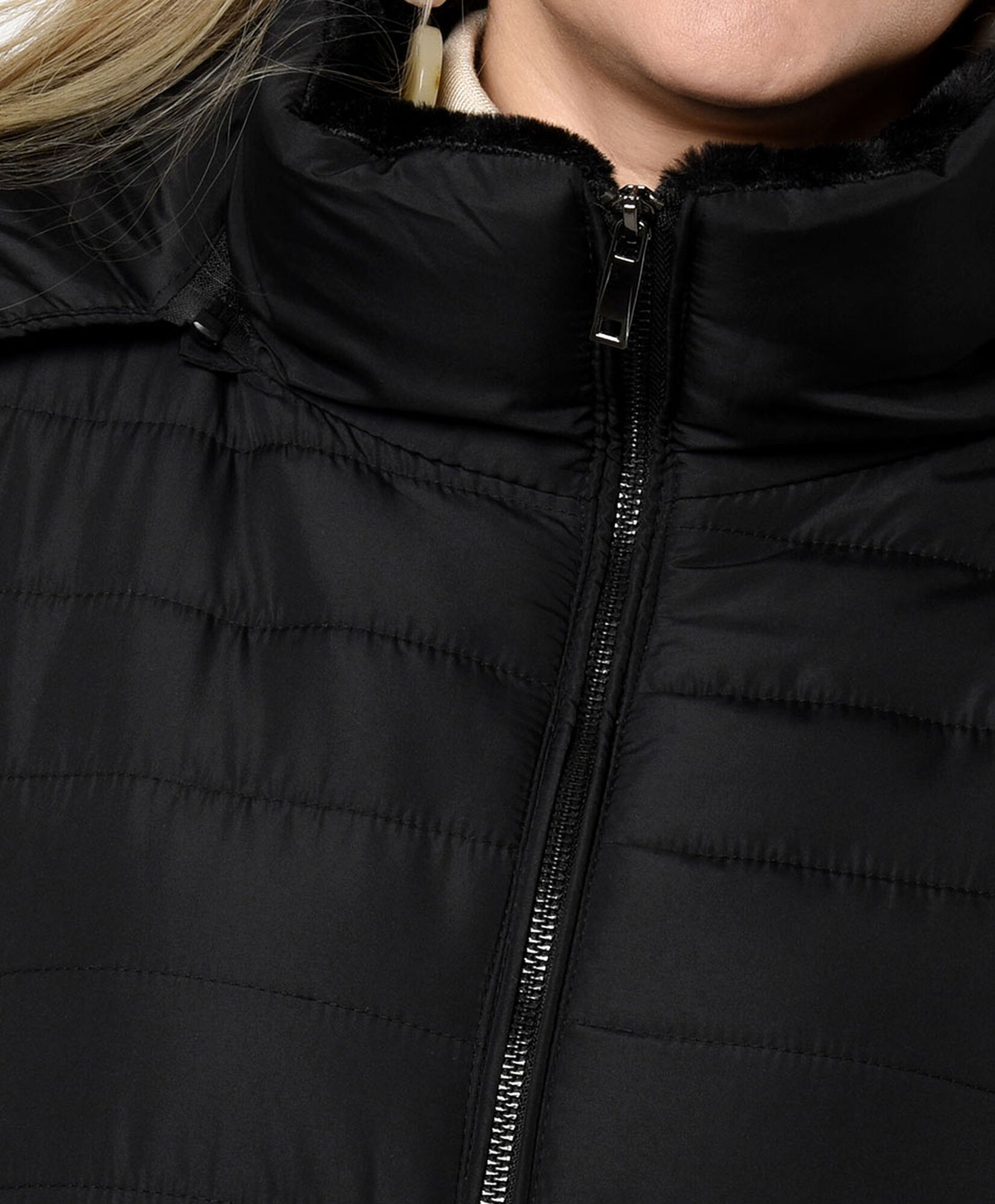 Parka mujer costuras y gorro Parka mujer costuras y gorro