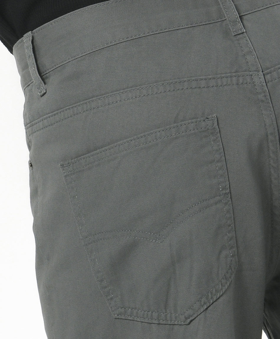 Pantal&oacute;n hombre liso gris verdoso