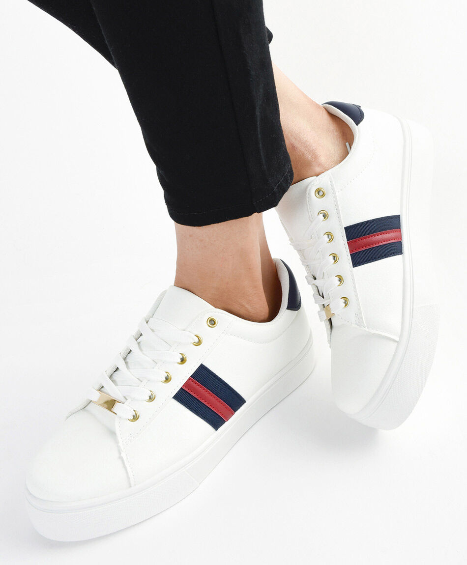 Zapatilla mujer triple l&iacute;nea