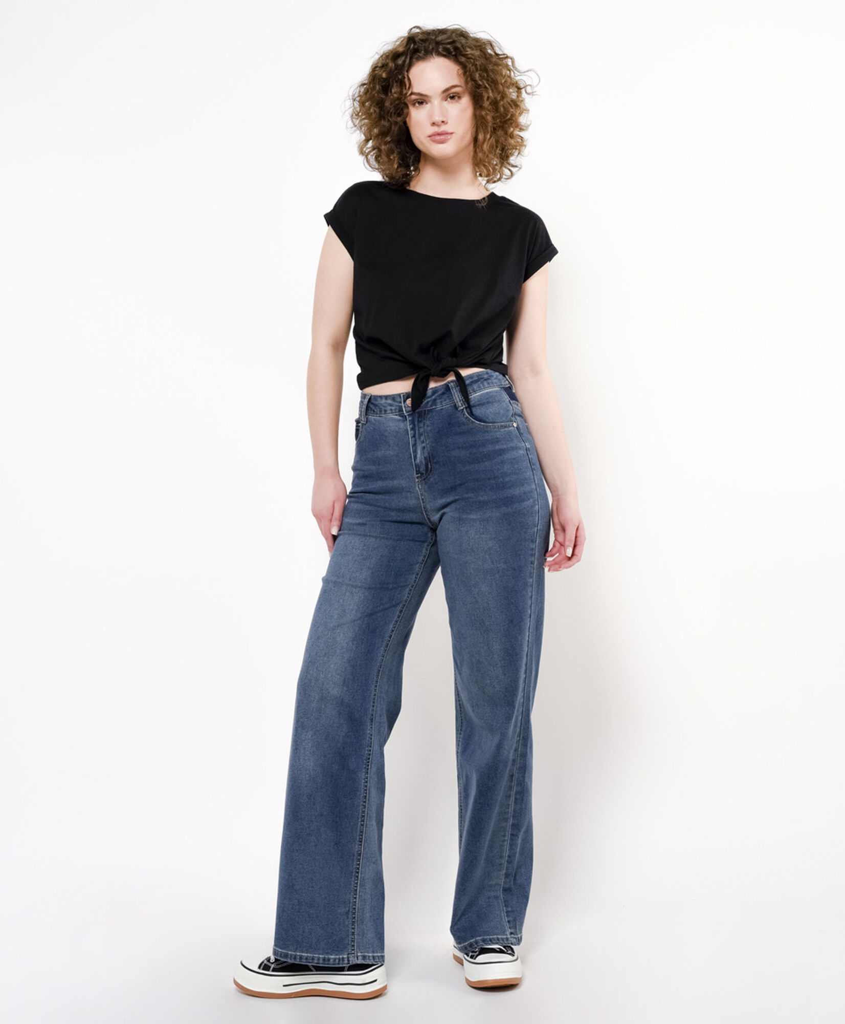 Jeans mujer detalles azules Jeans mujer detalles azules
