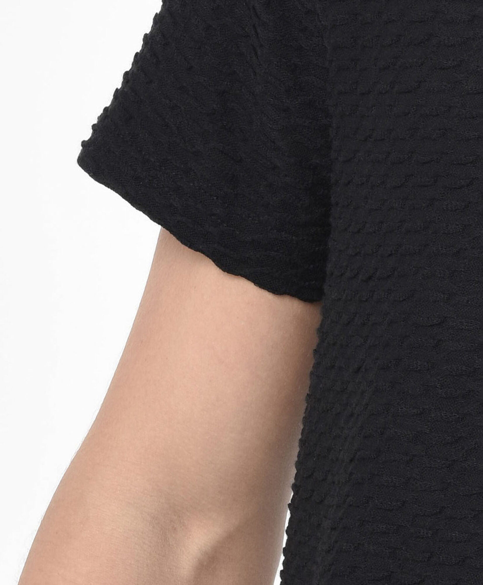 Polera hombre texturizada cuello piqué Polera hombre texturizada cuello piqué
