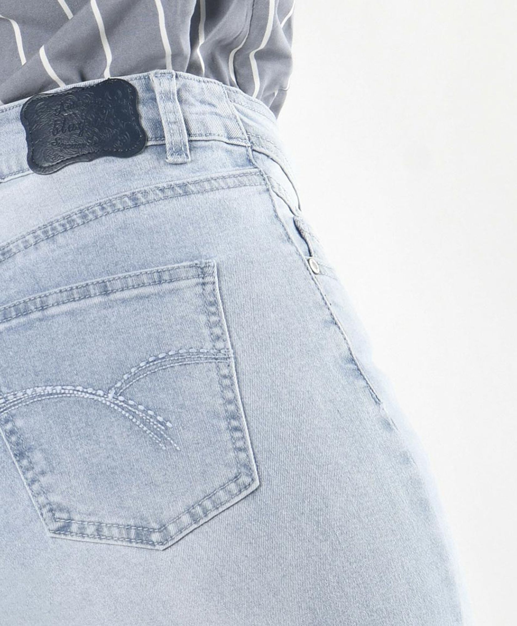 Jeans mujer basta bordada Jeans mujer basta bordada