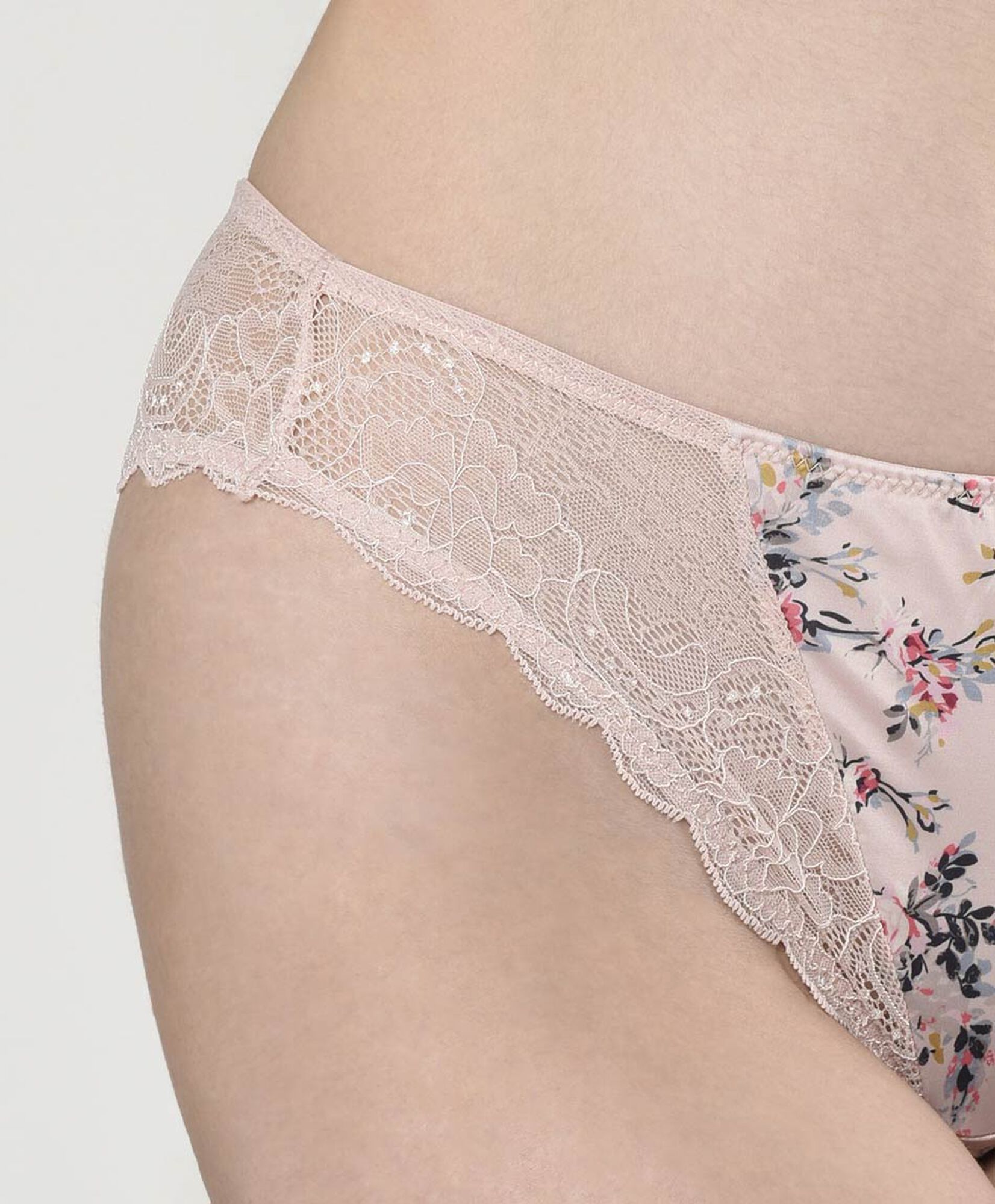 Tanga mujer floreada encaje Tanga mujer floreada encaje
