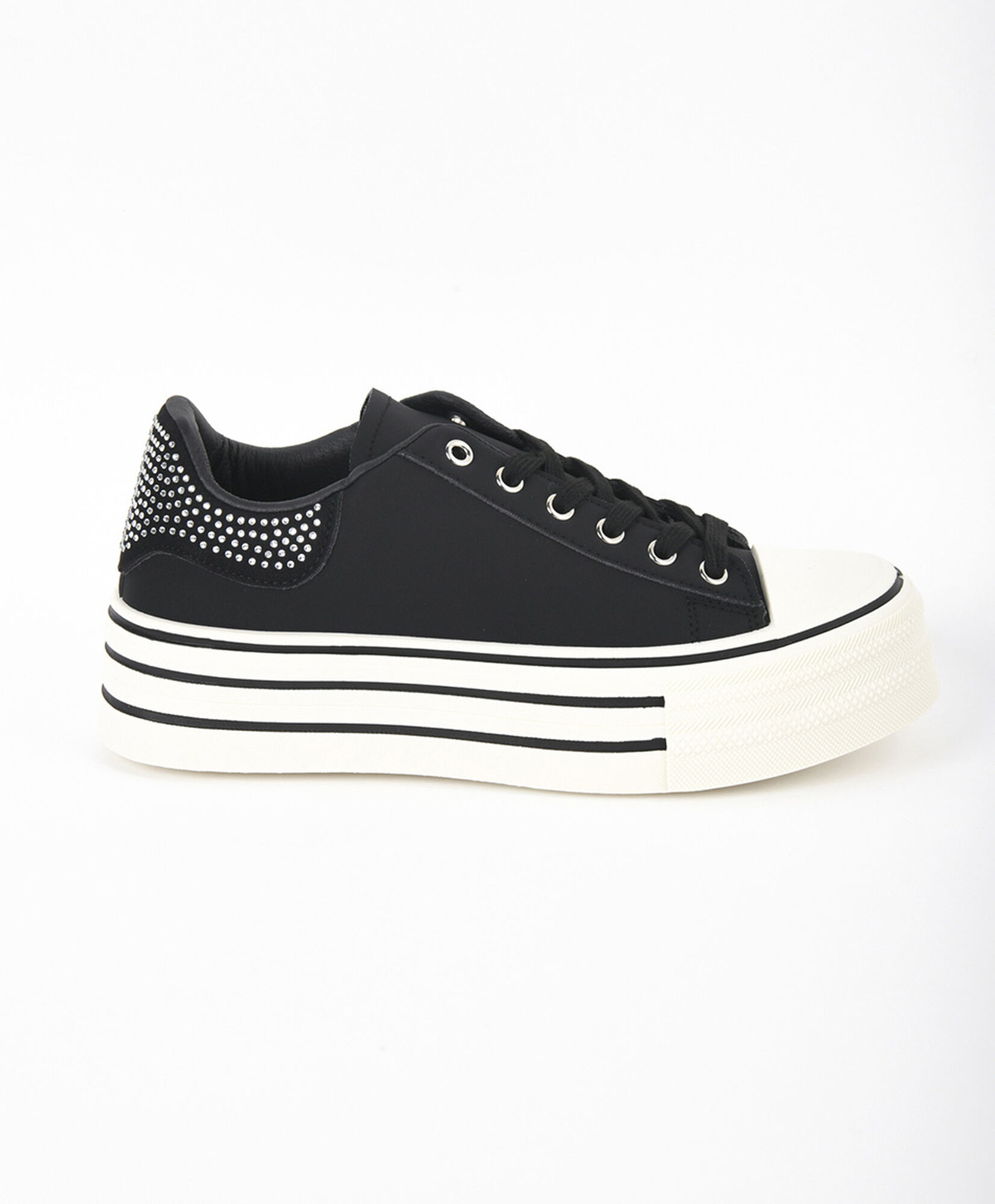 Zapatilla mujer tachas Zapatilla mujer tachas