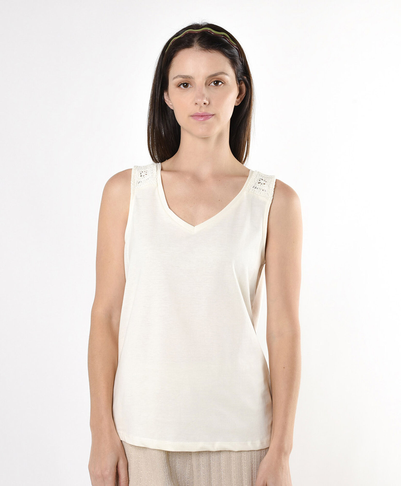 Polera mujer estilo crochet hombro sin mangas Polera mujer estilo crochet hombro sin mangas