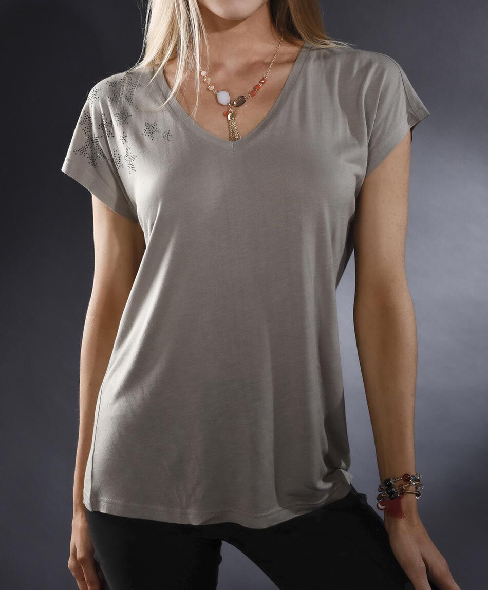 Polera oversize manga corta cuello en v