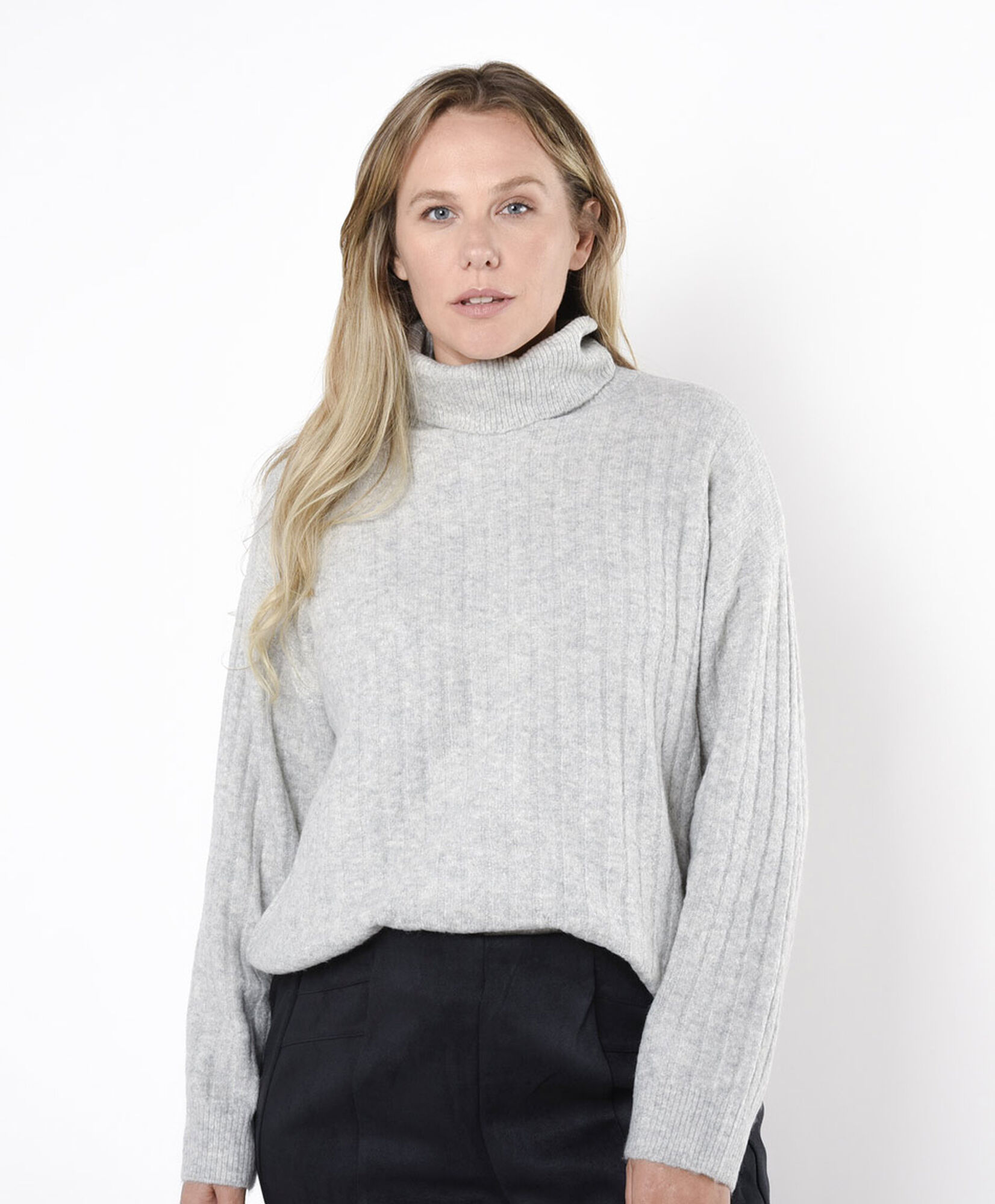 Sweater mujer cuello alto Sweater mujer cuello alto