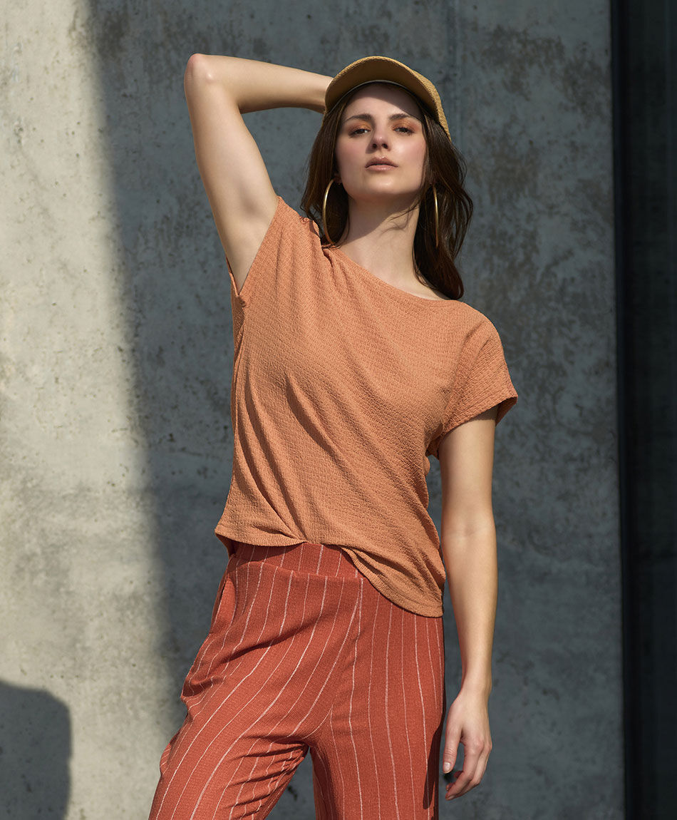 Polera mujer texturizada