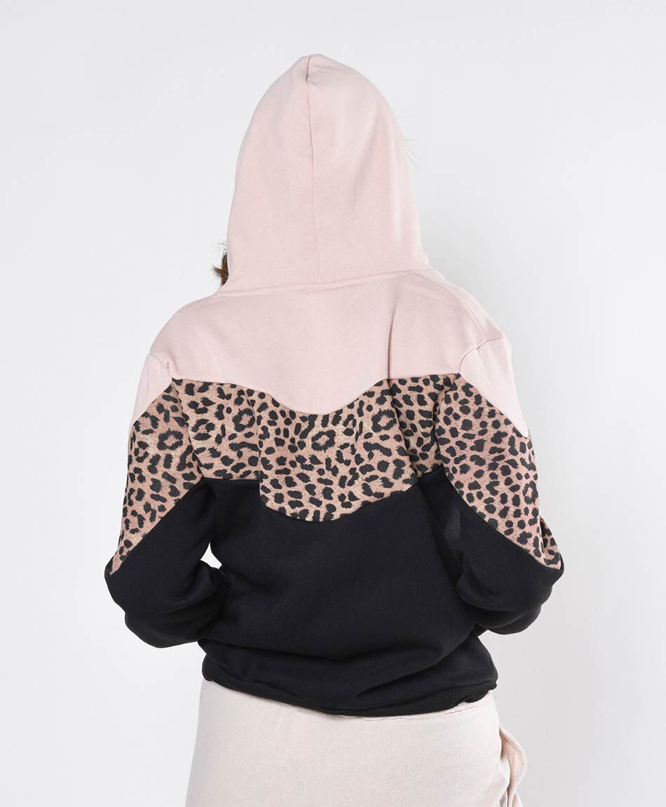 Poler&oacute;n deportivo mujer animal print