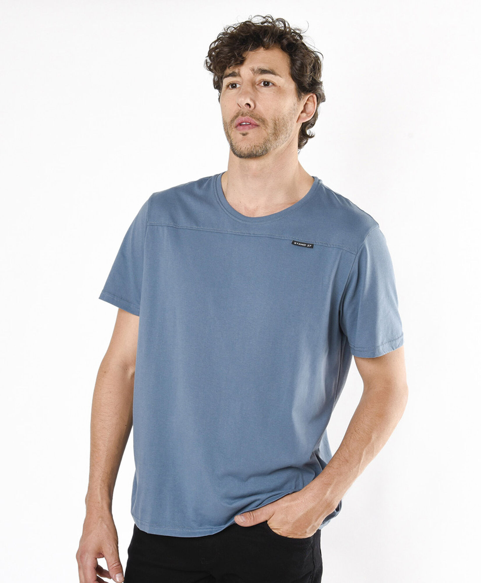 Polera hombre colores neutros mini etiqueta Polera hombre colores neutros mini etiqueta