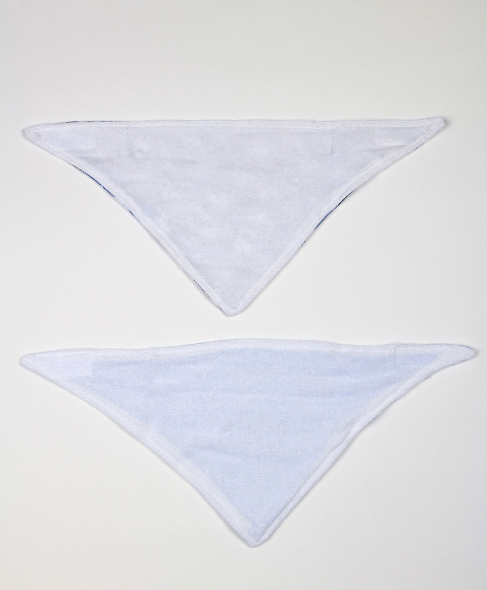 Pack 2 baberos bebé bandana dinosaurios Pack 2 baberos bebé bandana dinosaurios