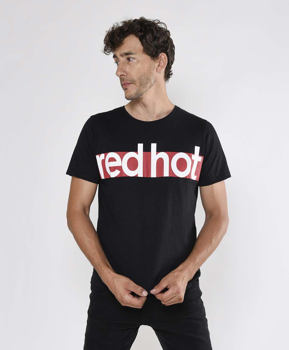 Polera hombre texto en pecho
