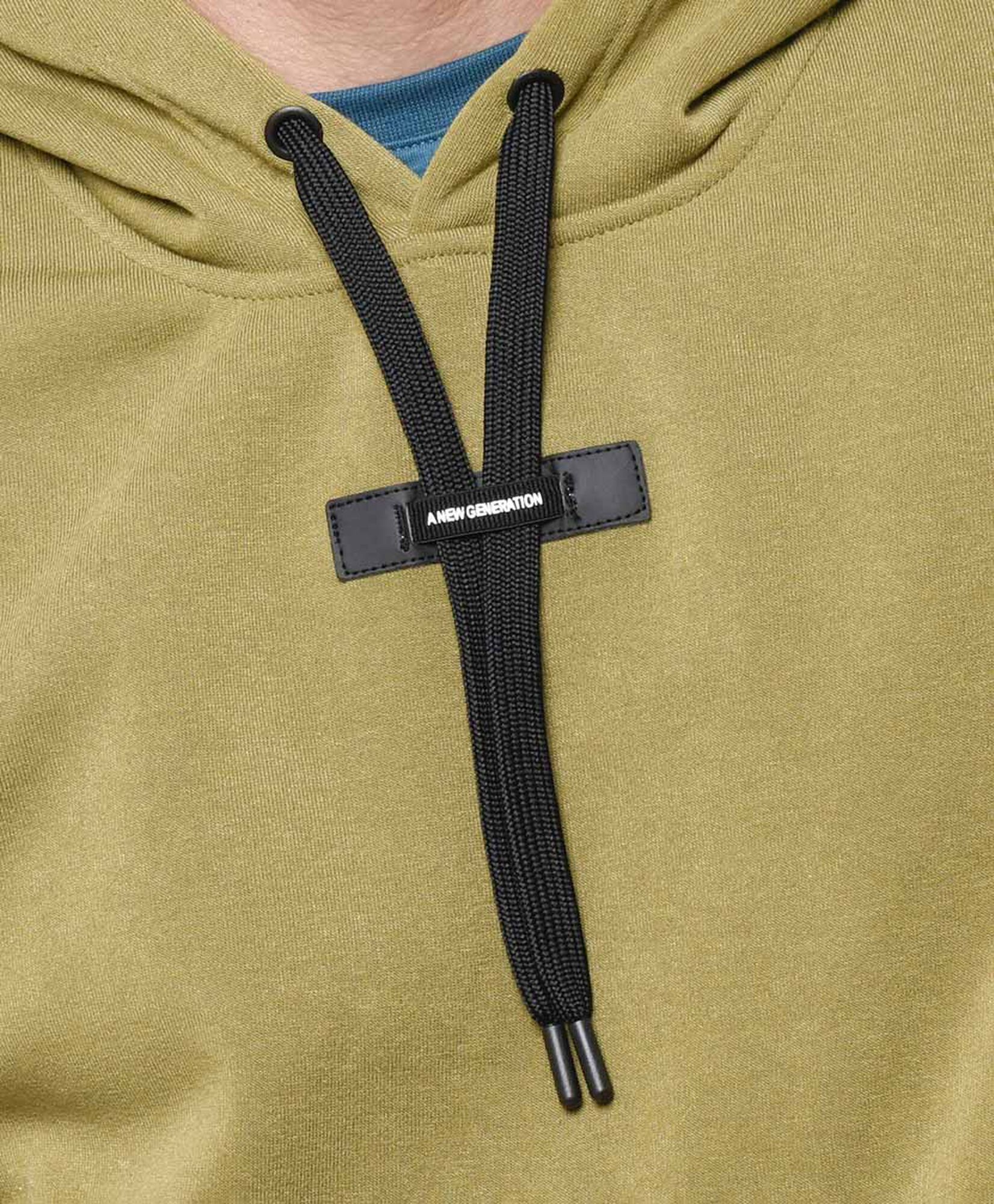 Polerón hombre liso con gorro Polerón hombre liso con gorro