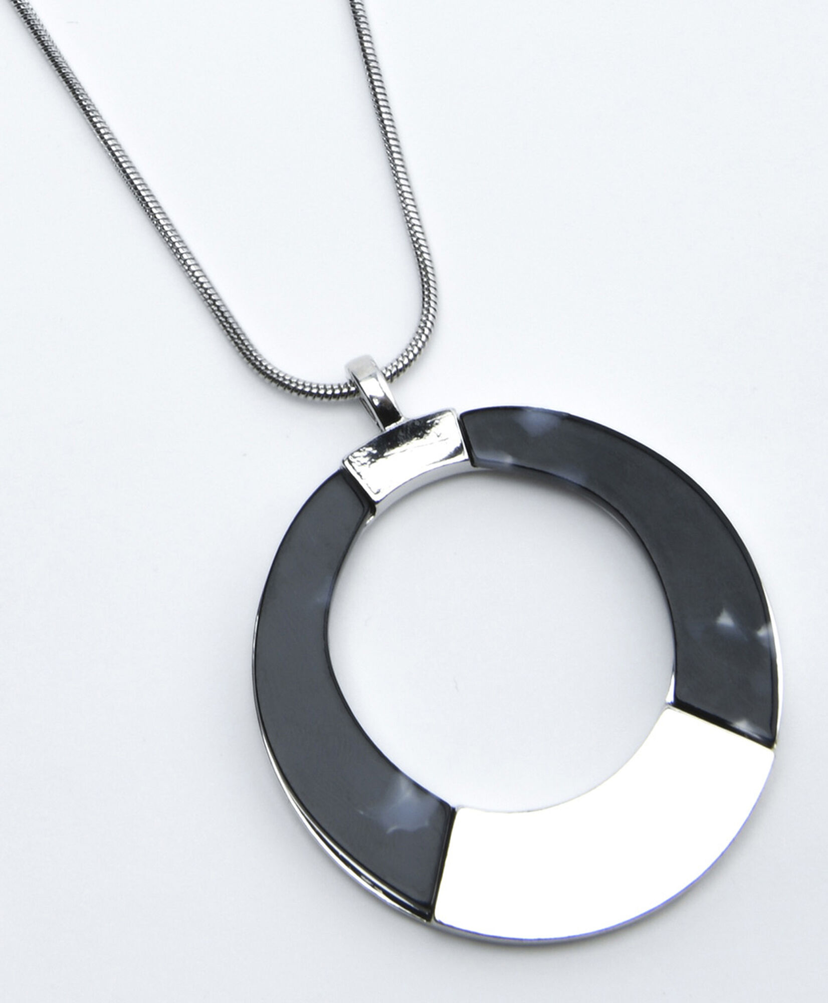 Collar mujer argolla negra Collar mujer argolla negra