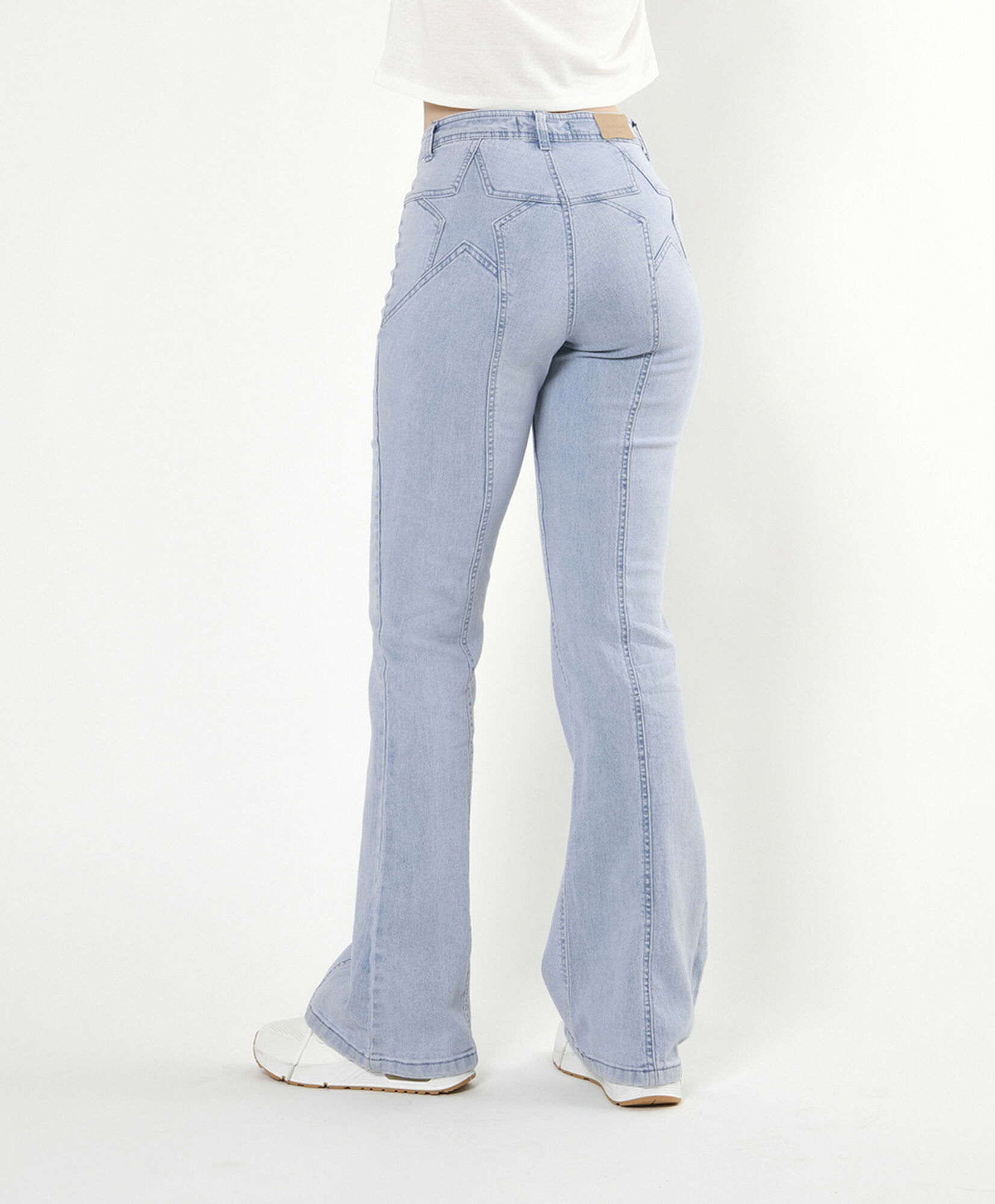 Jeans mujer costuras frontales flare Jeans mujer costuras frontales flare