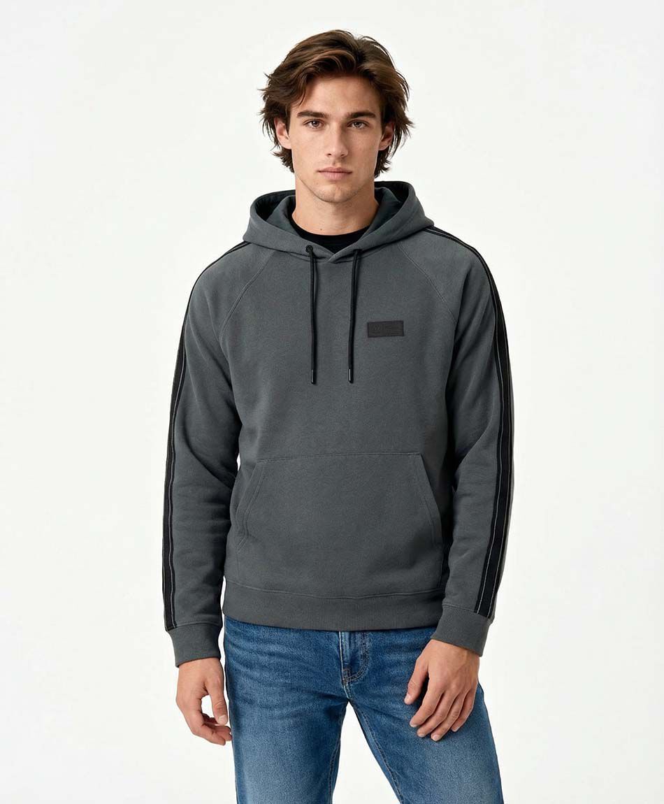 Poler&oacute;n deportivo hombre l&iacute;nea lateral