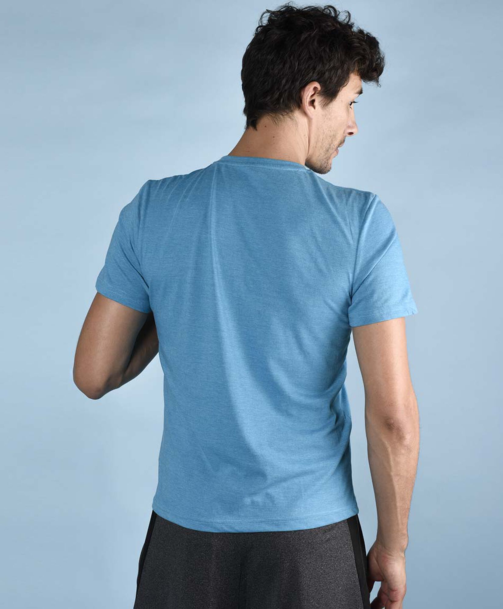 Polera deportiva manga corta cuello redondo Polera deportiva manga corta cuello redondo