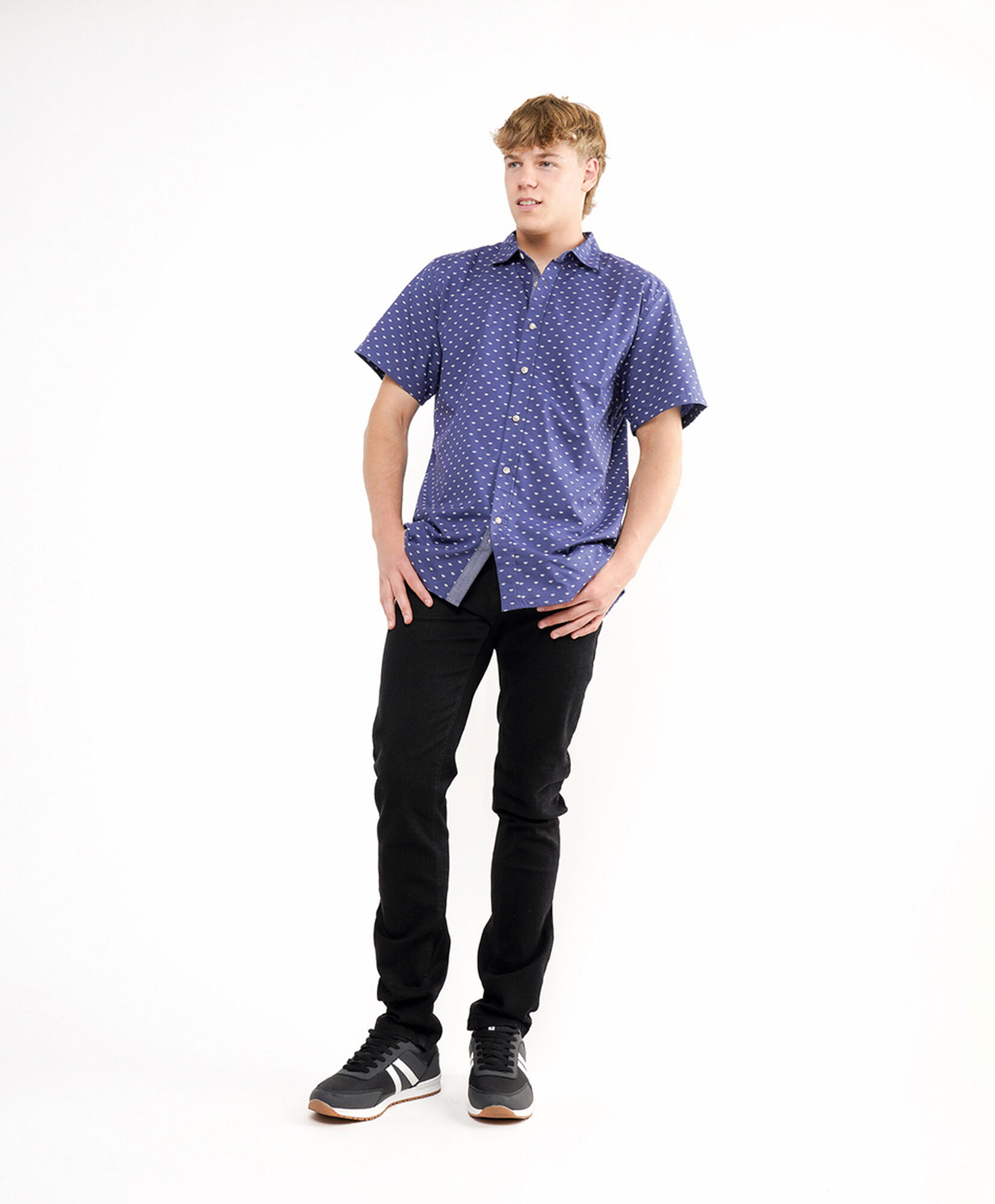 Camisa hombre diseño minimalista Camisa hombre diseño minimalista