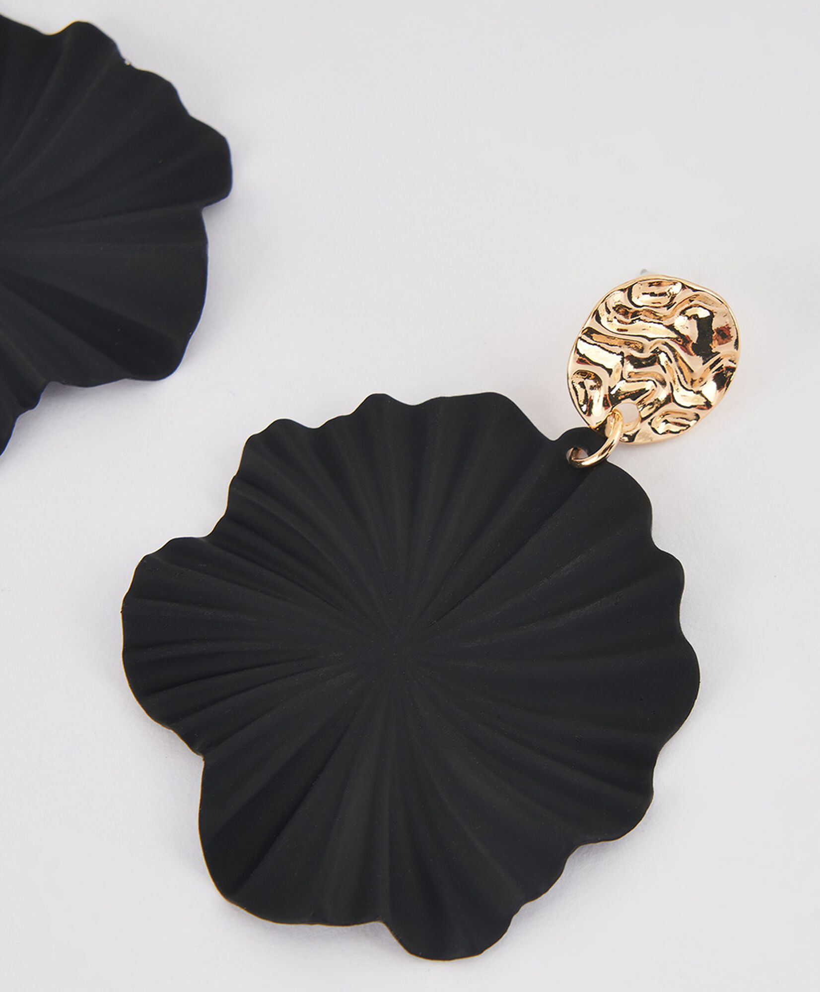 Aros mujer flor negra Aros mujer flor negra