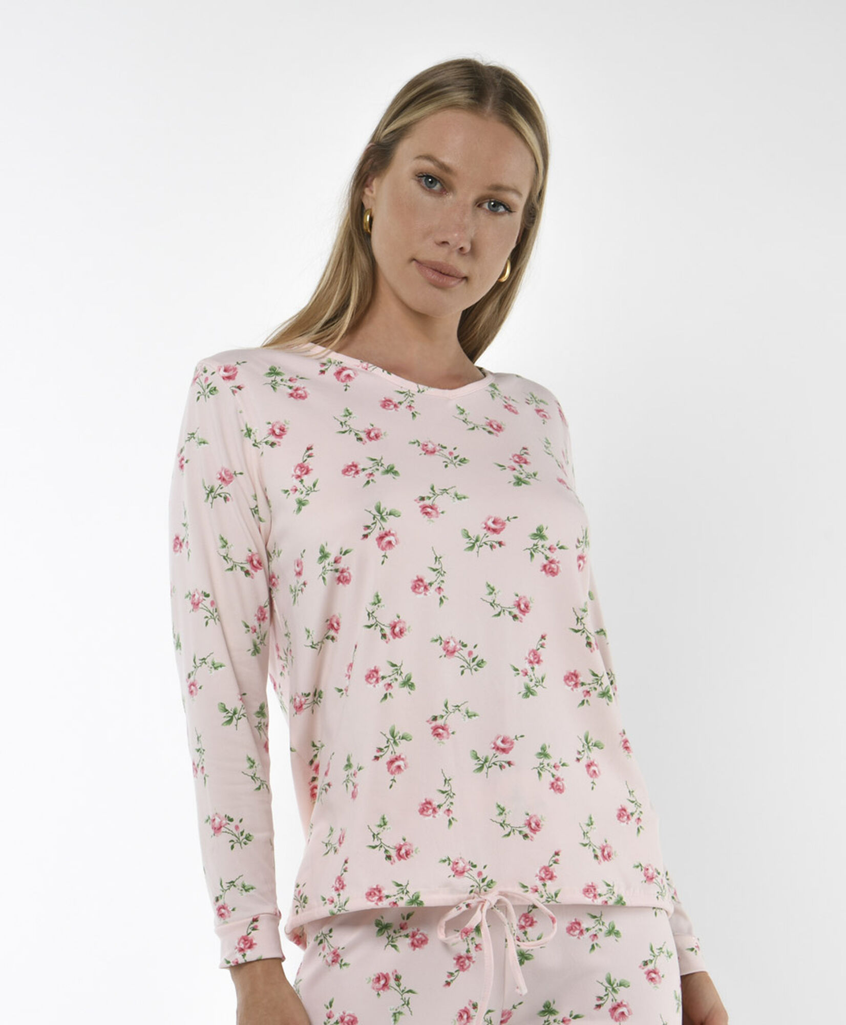 Pijama mujer floreado con lazo Pijama mujer floreado con lazo