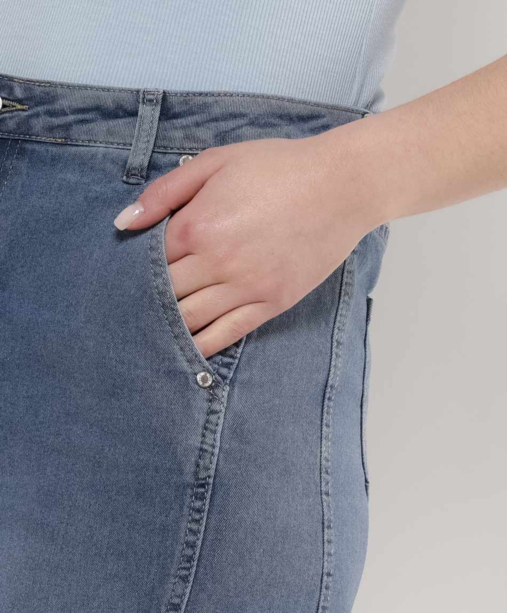 Jeans mujer corte lateral wide Jeans mujer corte lateral wide