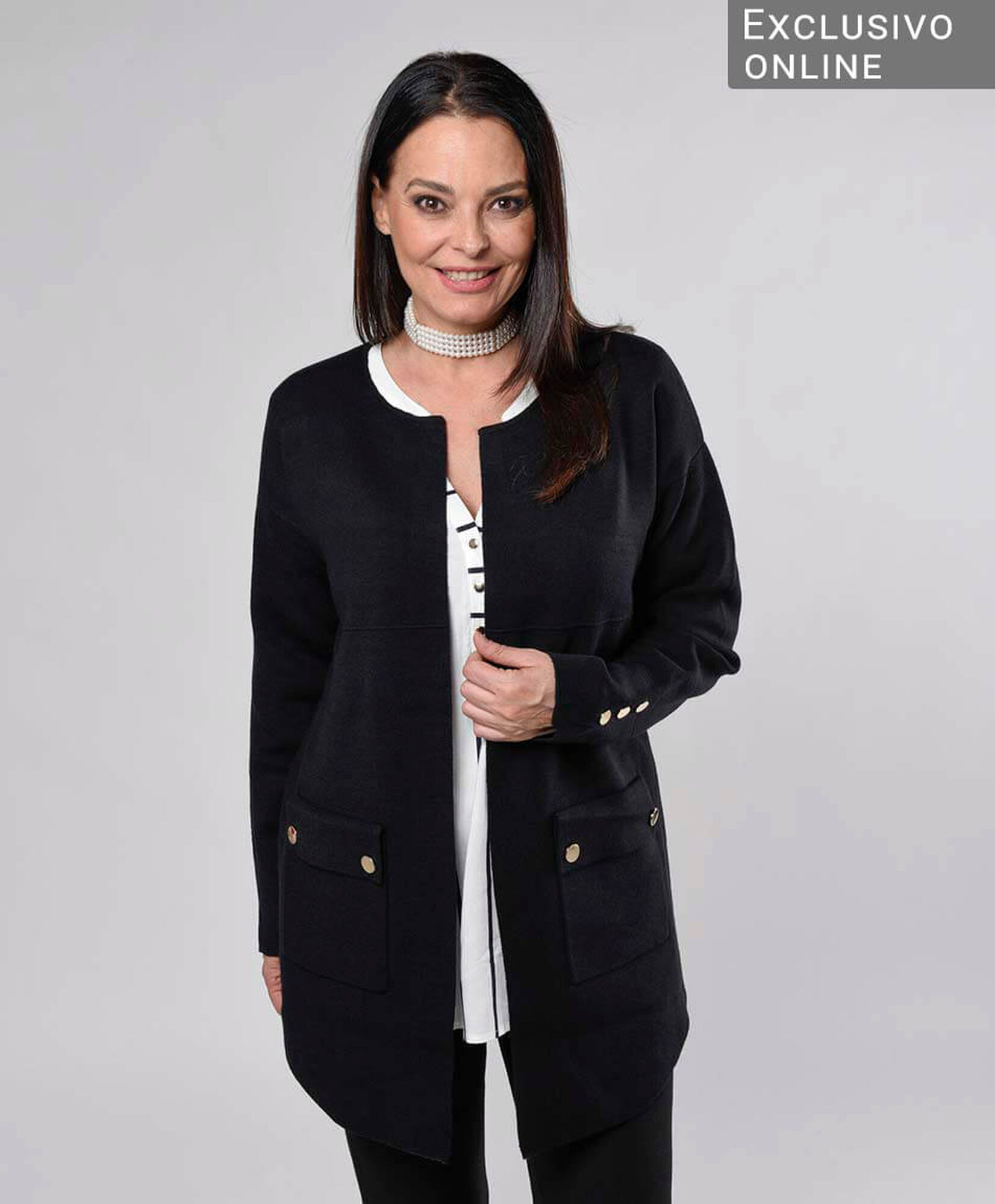 Cardigan mujer abierto con botones dorados Cardigan mujer abierto con botones dorados