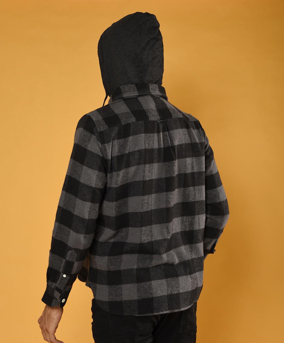 Chaqueta le&ntilde;adora