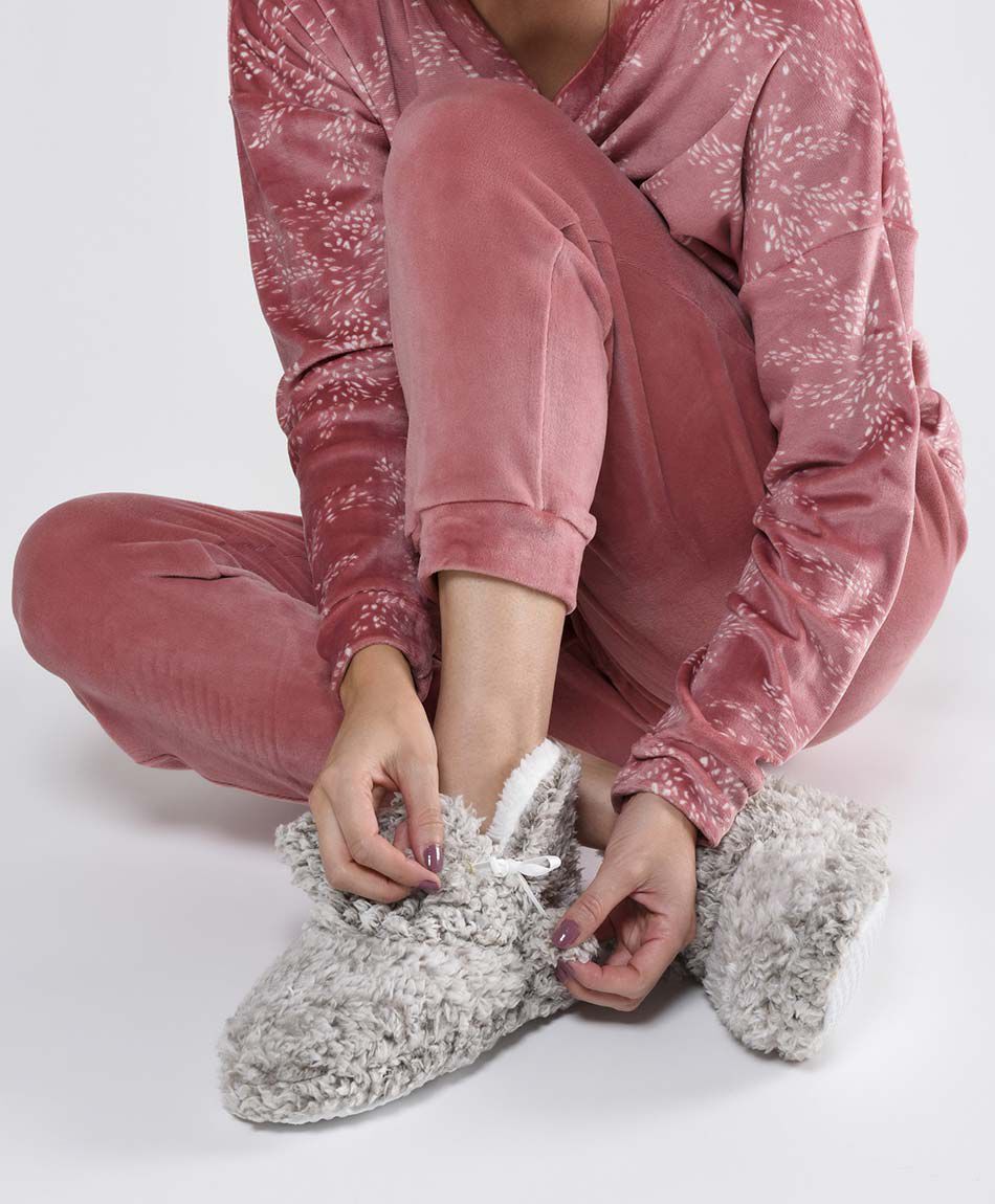 Pantufla mujer bot&iacute;n pompon