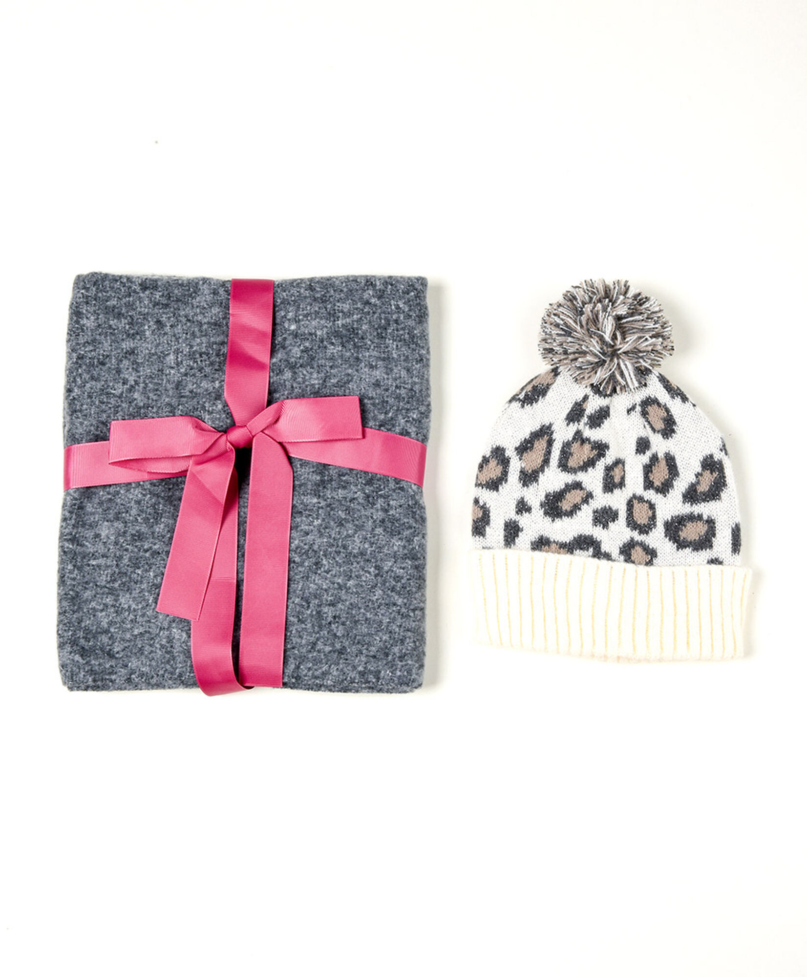 Set de regalo mujer boina + ruana gris Set de regalo mujer boina + ruana gris