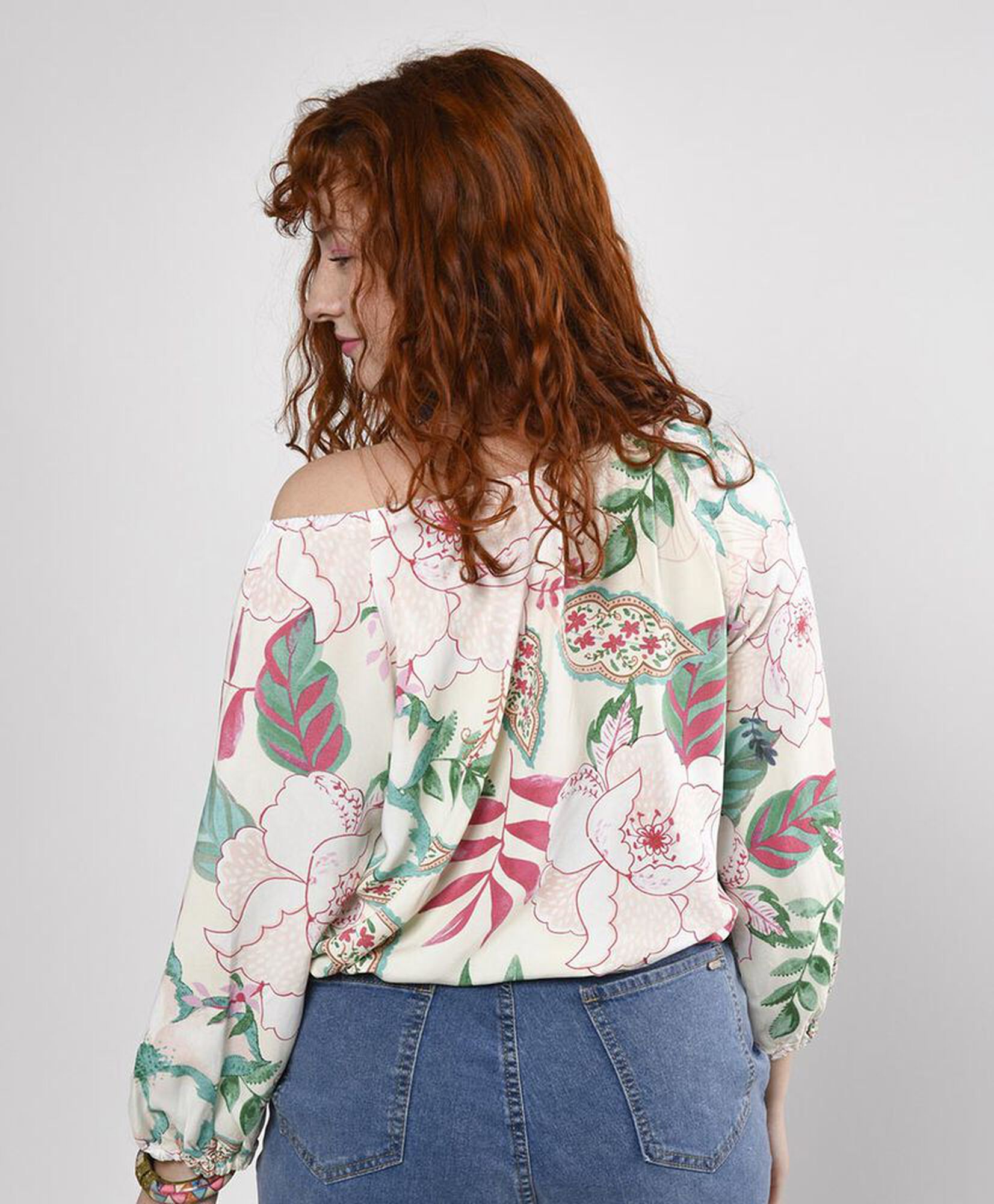 Blusa manga 3/4 cuello off shoulder Blusa manga 3/4 cuello off shoulder