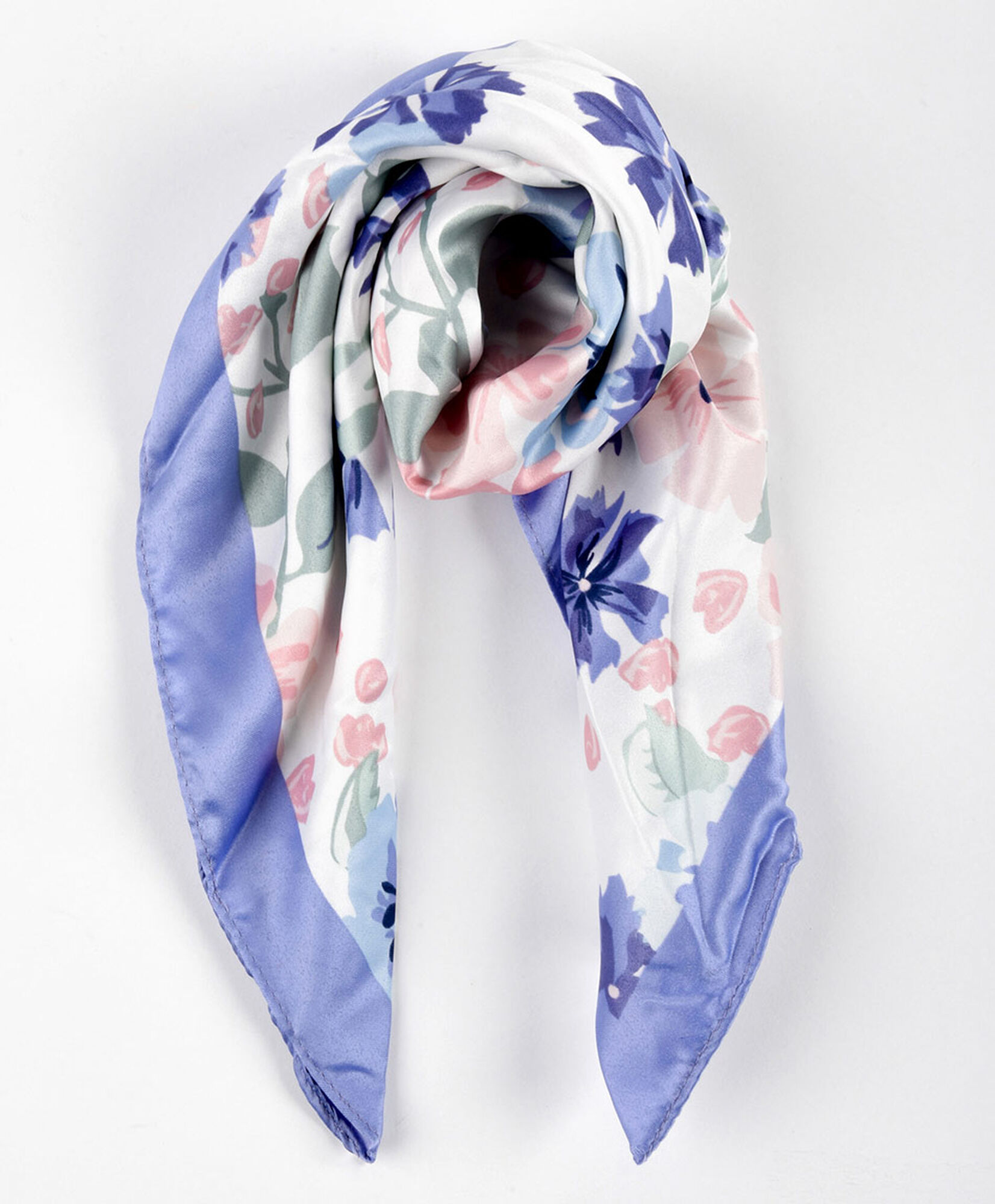 Pañuelo mujer floreado borde azul Pañuelo mujer floreado borde azul