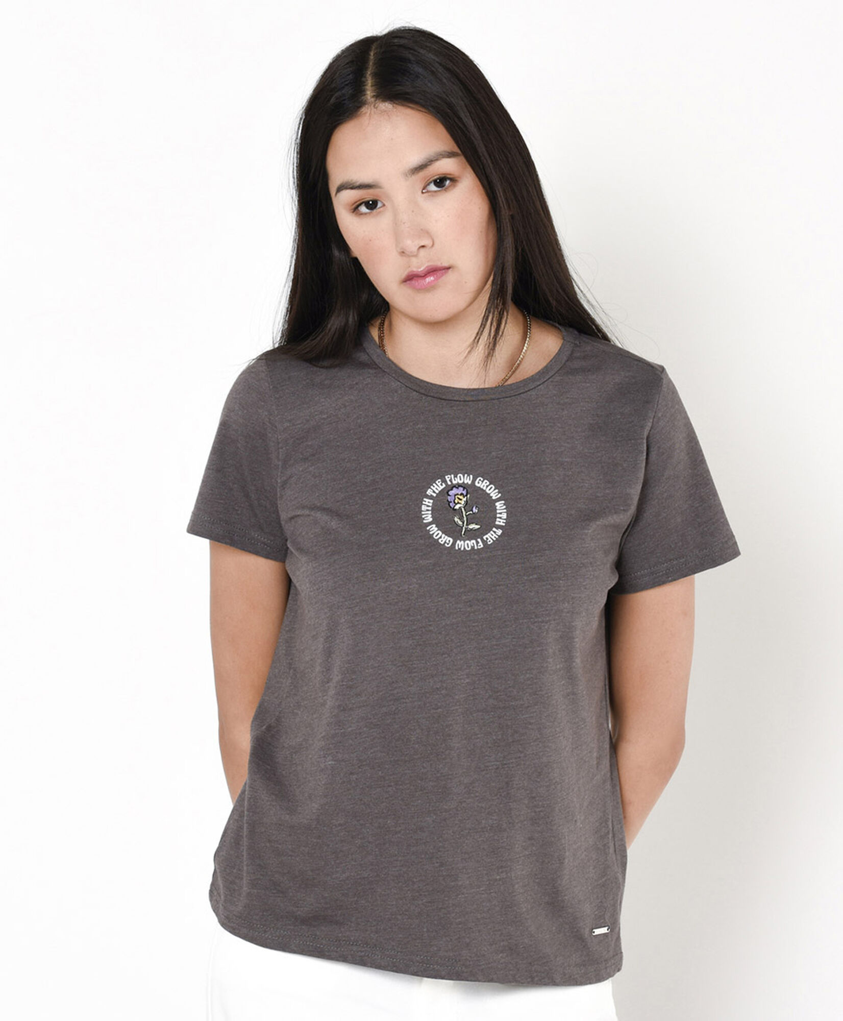 Polera mujer flor bordada Polera mujer flor bordada