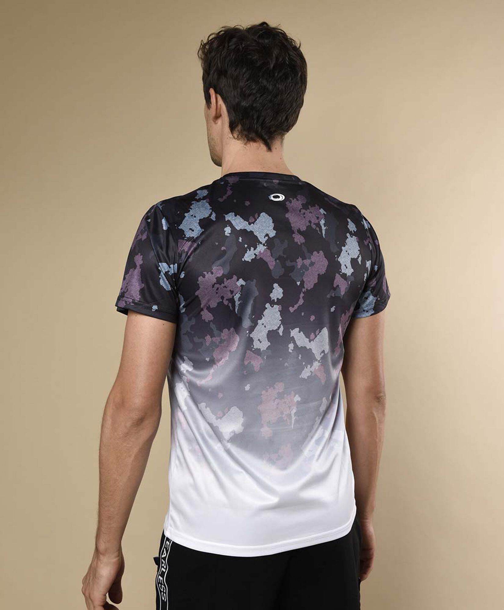 Polera deportiva manga corta cuello redondo Polera deportiva manga corta cuello redondo