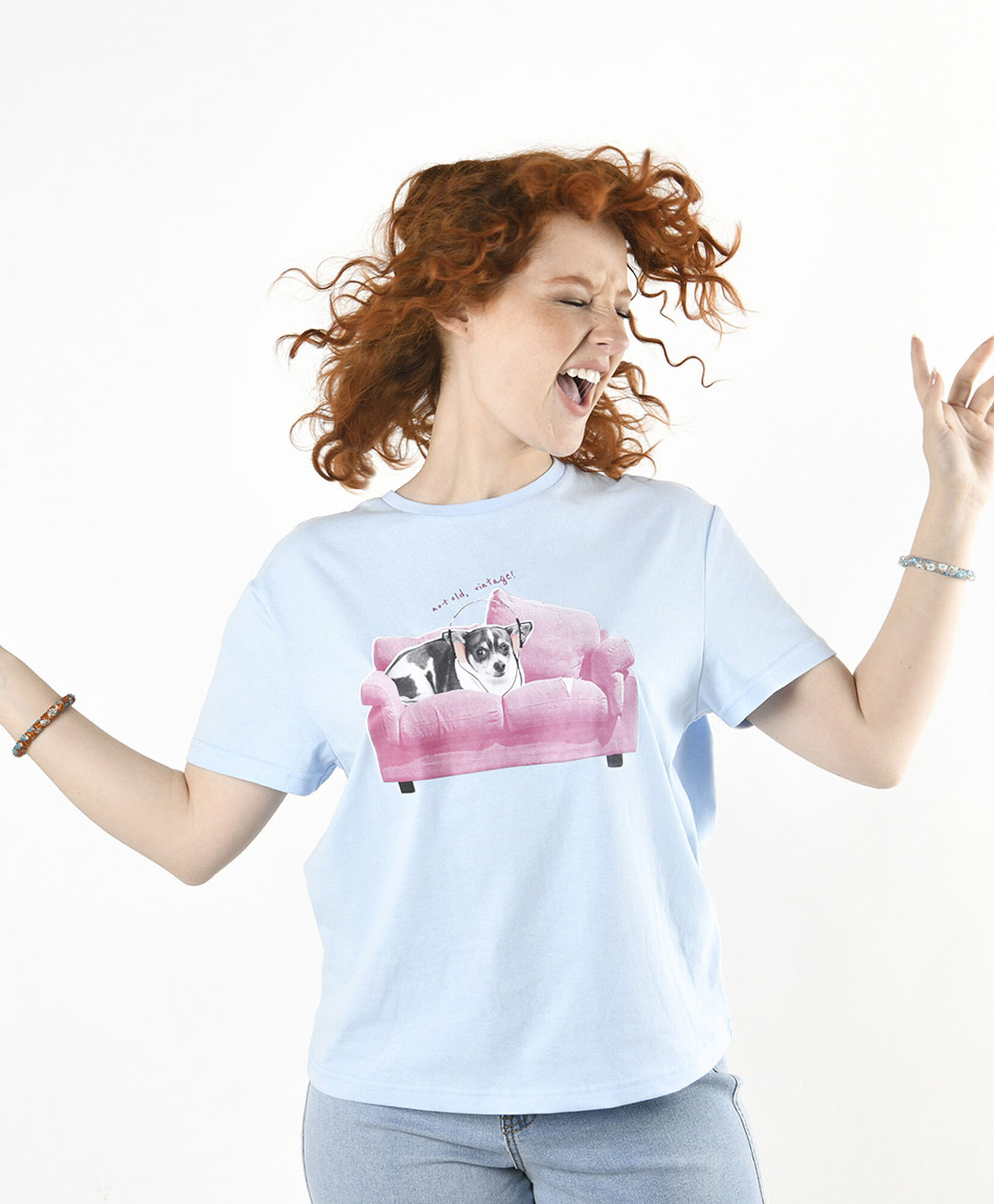 Polera mujer estampado sofá perrito Polera mujer estampado sofá perrito
