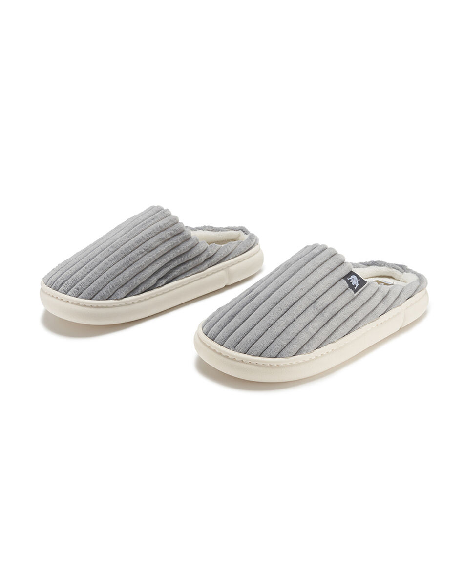 Pantufla hombre l&iacute;neas suave