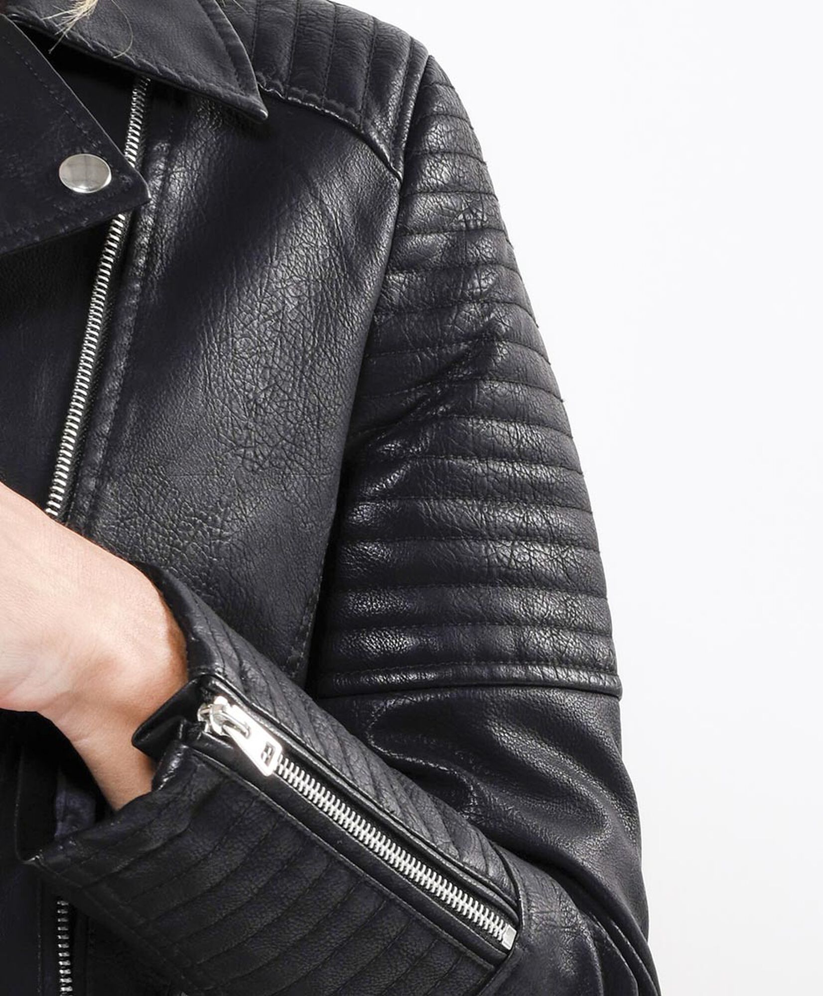 Chaqueta mujer cuerina texturizada Chaqueta mujer cuerina texturizada